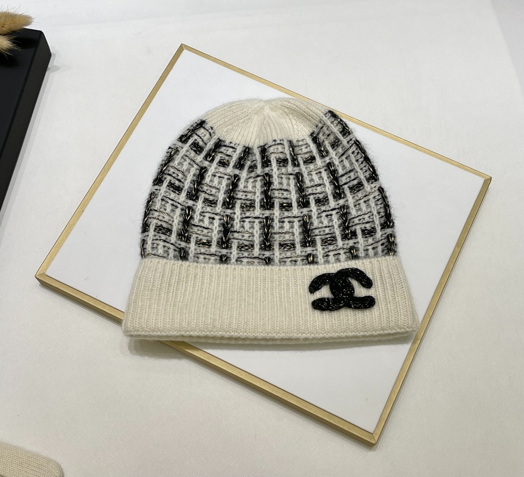 Ch**el Monochrome Winter Knit Set – Hat, Scarf And Gloves Black & White For Women