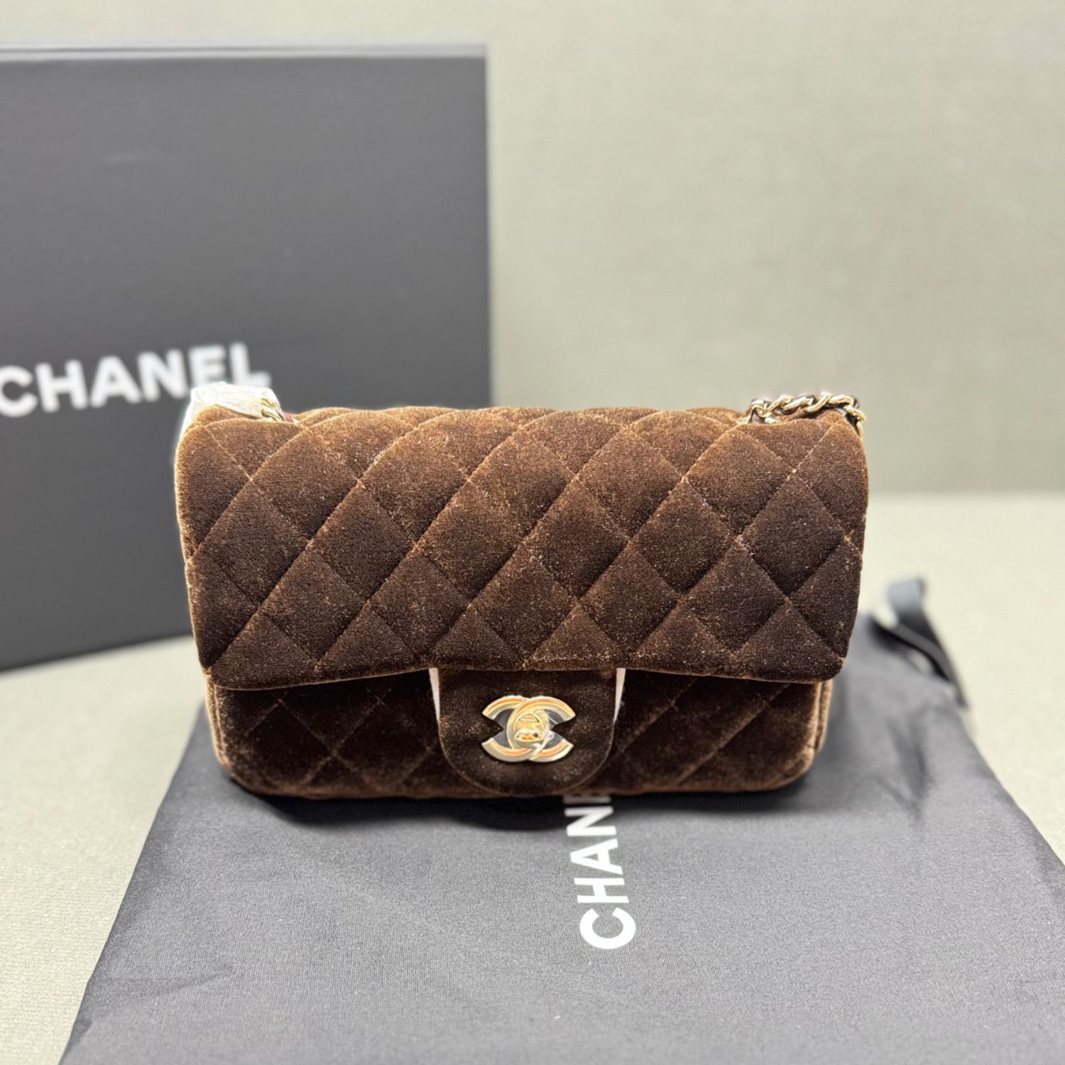 [True-to-ORIGINAL] Ch**el Classic Flap Bag Dark Brown For Women 20cm/7.9in