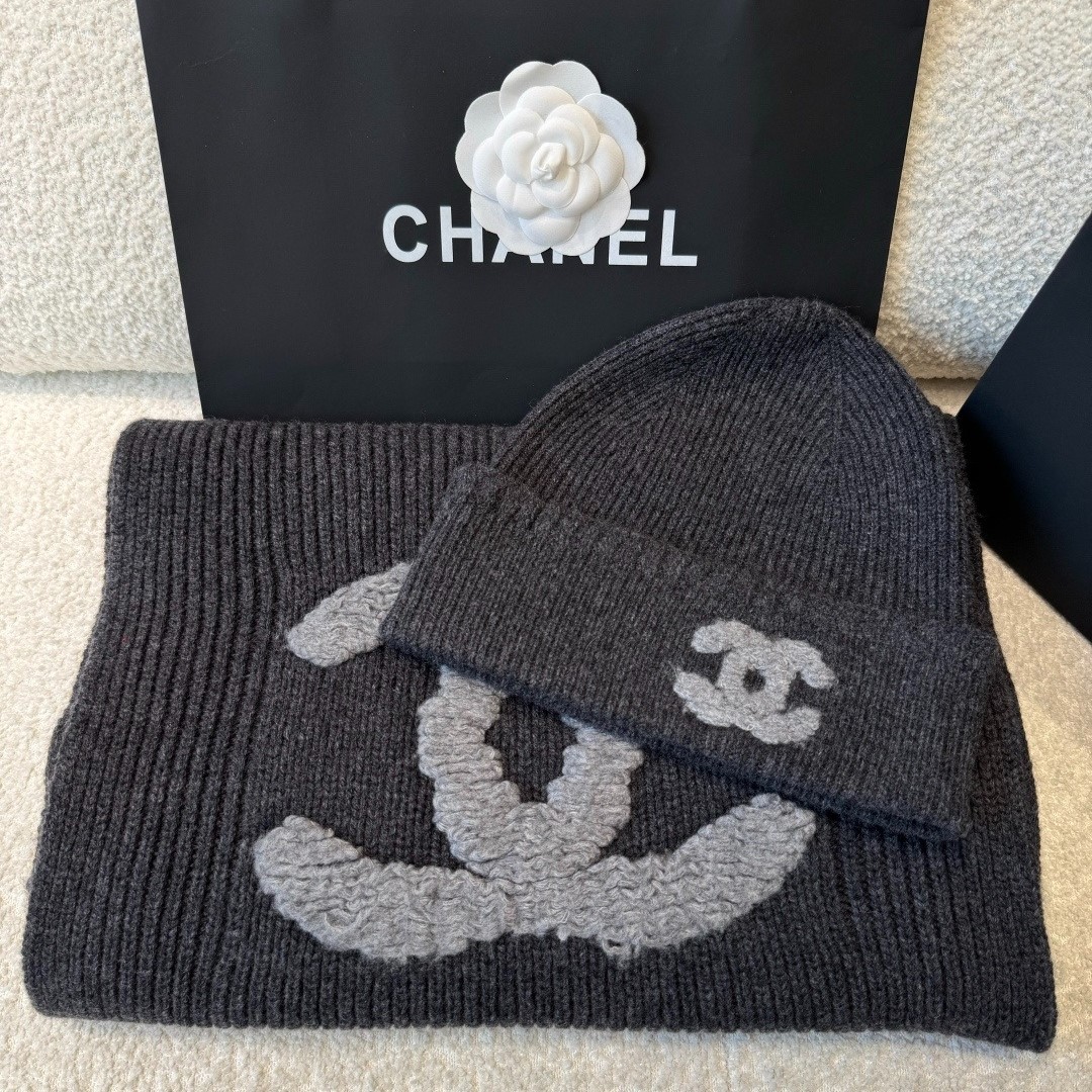 Ch**el CC Logo Scarf And Beanie Set In Dark Grey For Women