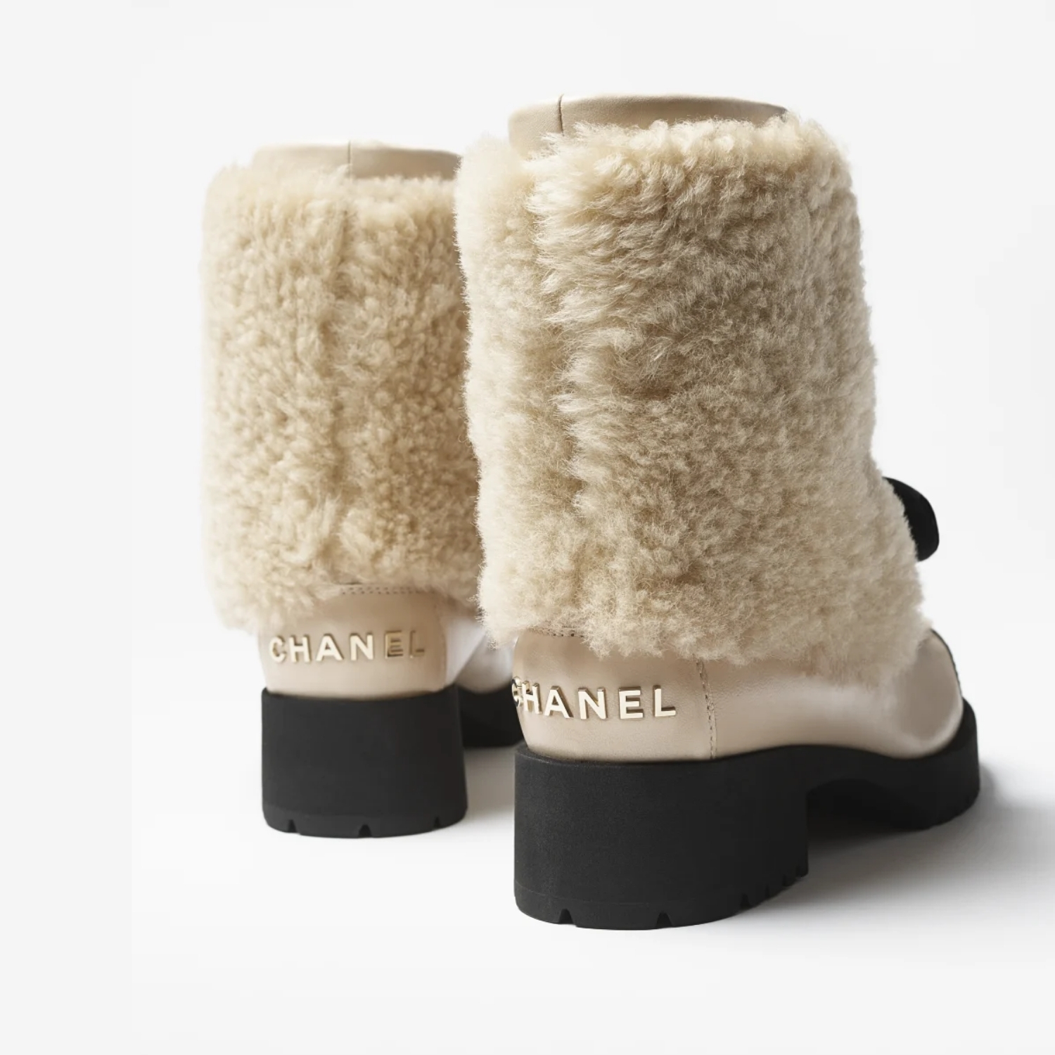 Ch**el Shearling Ankle Short Boots Beige And Black 44mm For Women – G46636-B21528-U2879