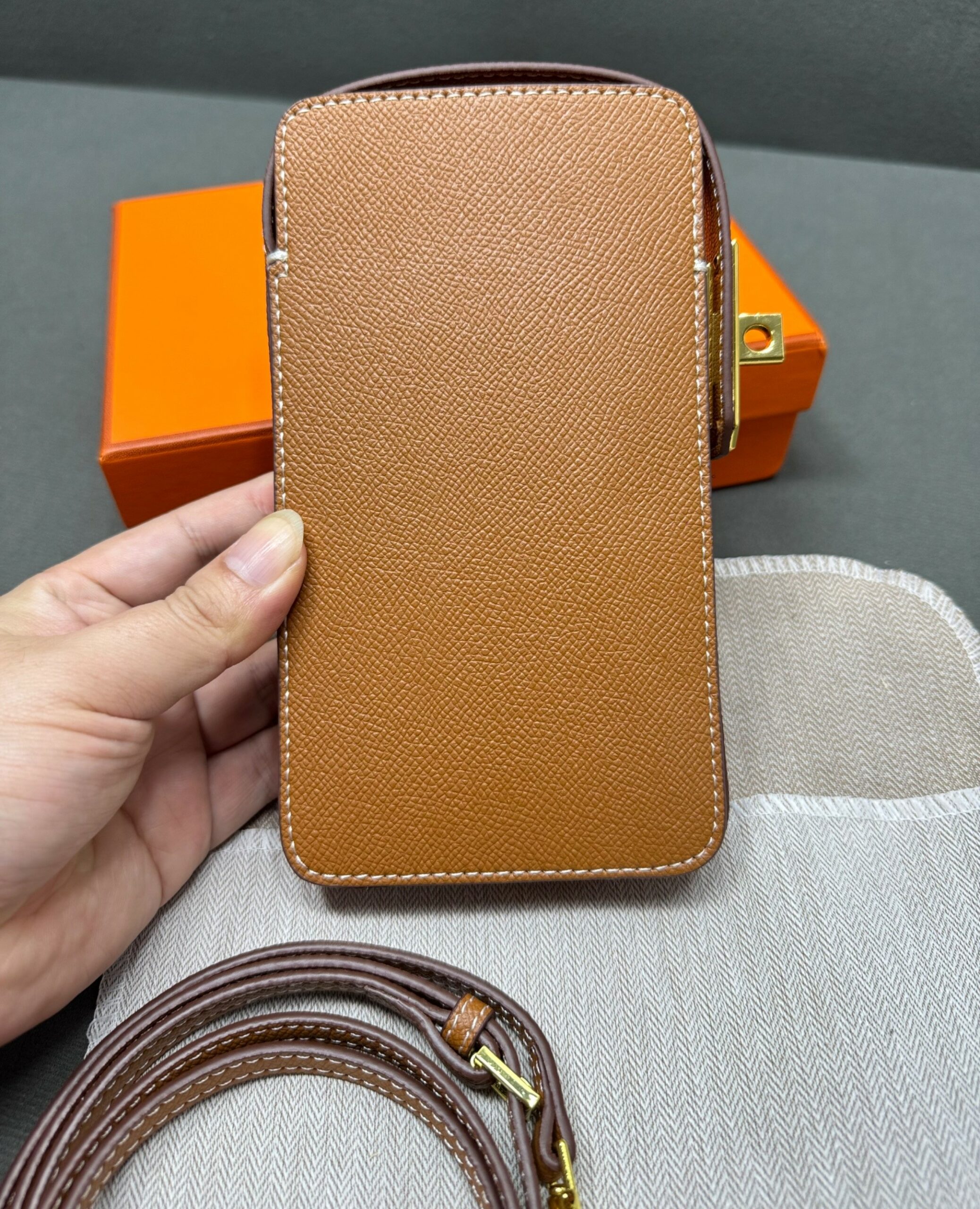 H**me5 Hac A Box Phone Case Toffee Gold Hardware For Women 6.9in/17.5cm