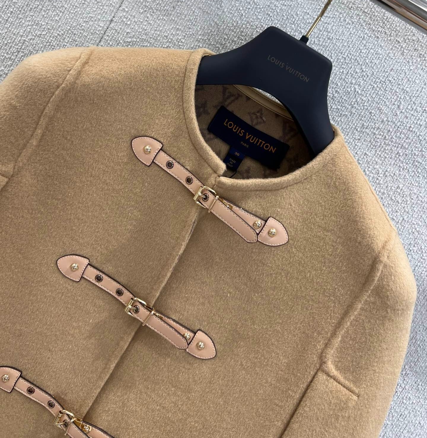 L0vis Vvtt0n Cape Coat Beige For Women