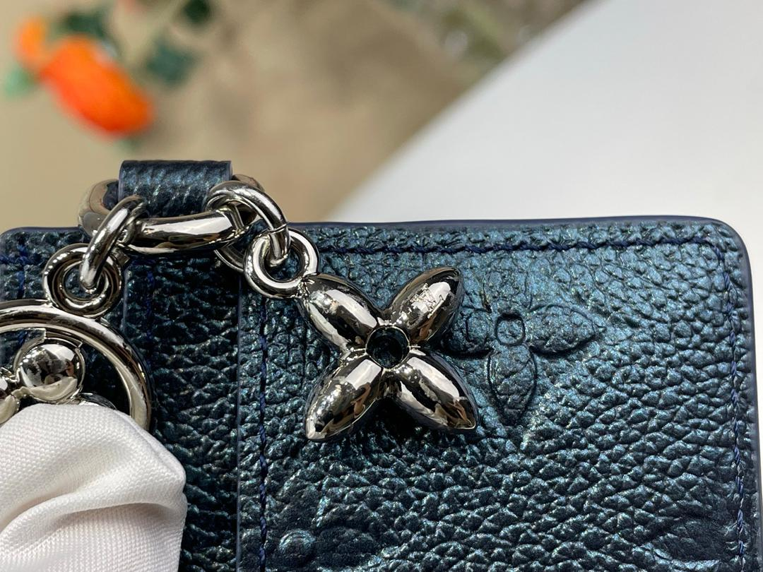 L0vis Vvtt0n LV Charms Card Holder Shimmery Ink For Women 4in/10cm M26525