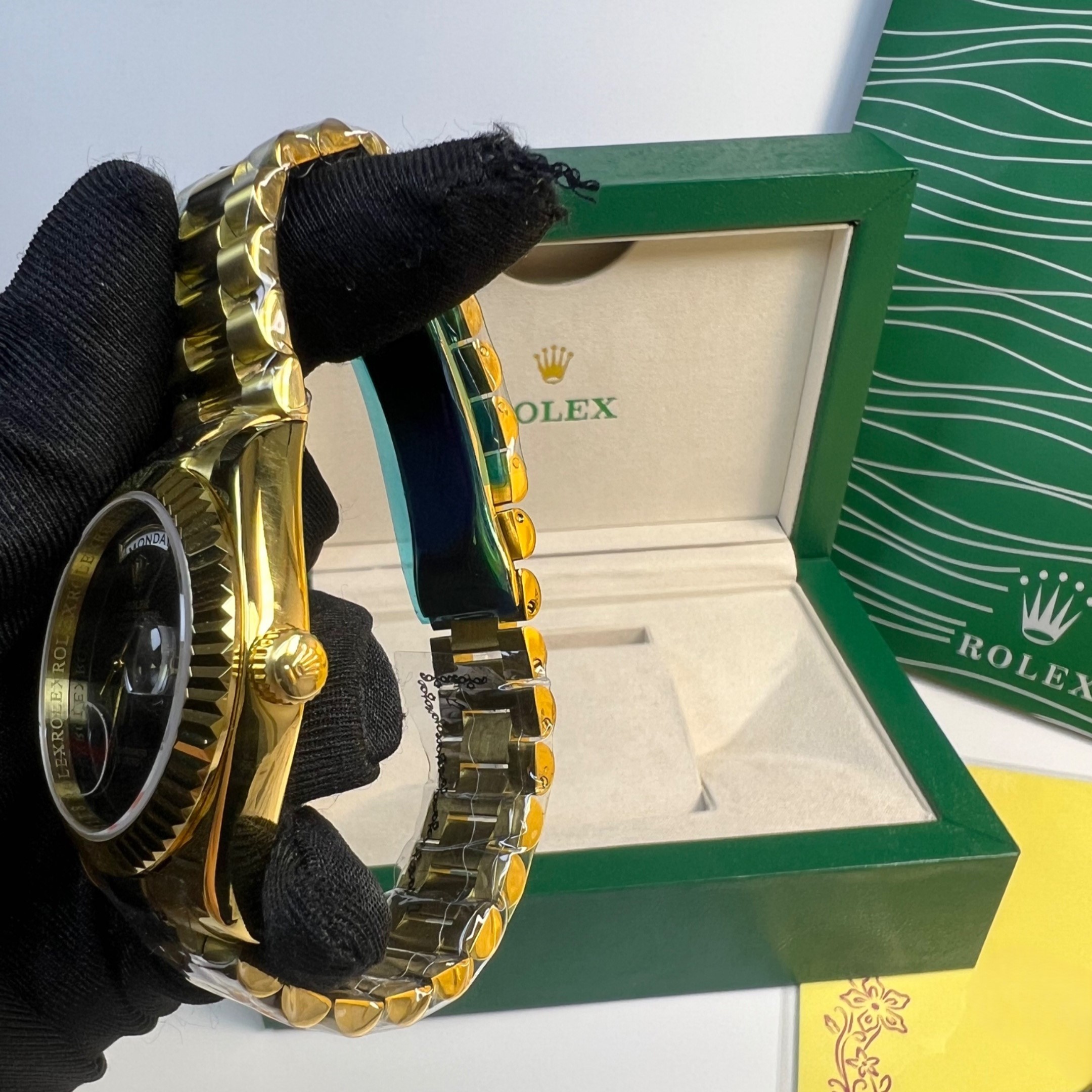 R01ex Day-Date 36 Watch Gold Toned Black Dial 36mm For Men