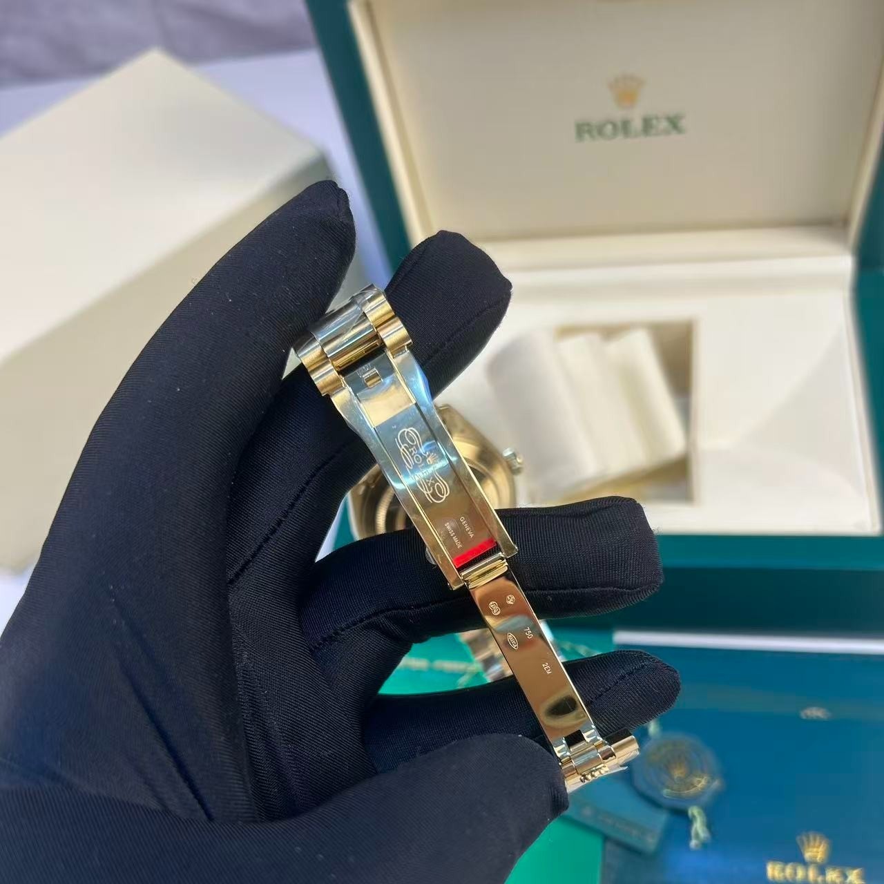 R01ex Day-Date 36 Watch Gold Toned Silver Dial 36mm For Men