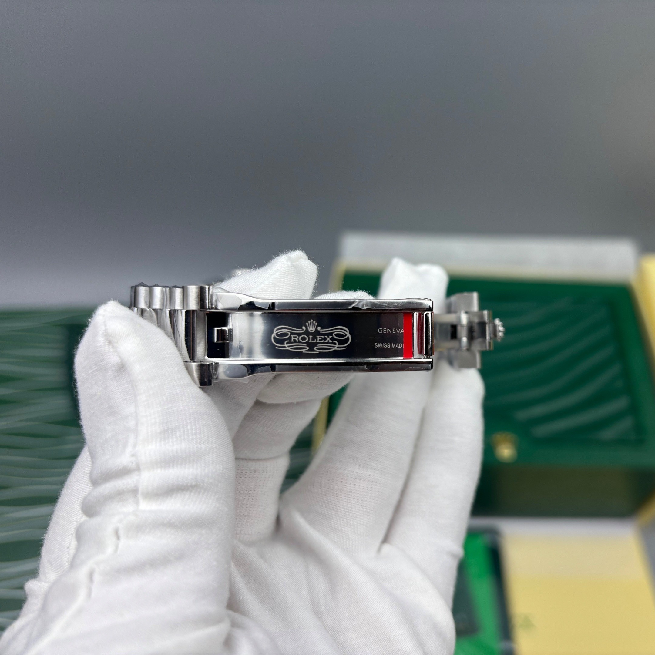 R01ex Day-Date 40 Watch Silver Toned Olive Green Dial 40mm For Men M228396TBR-0020