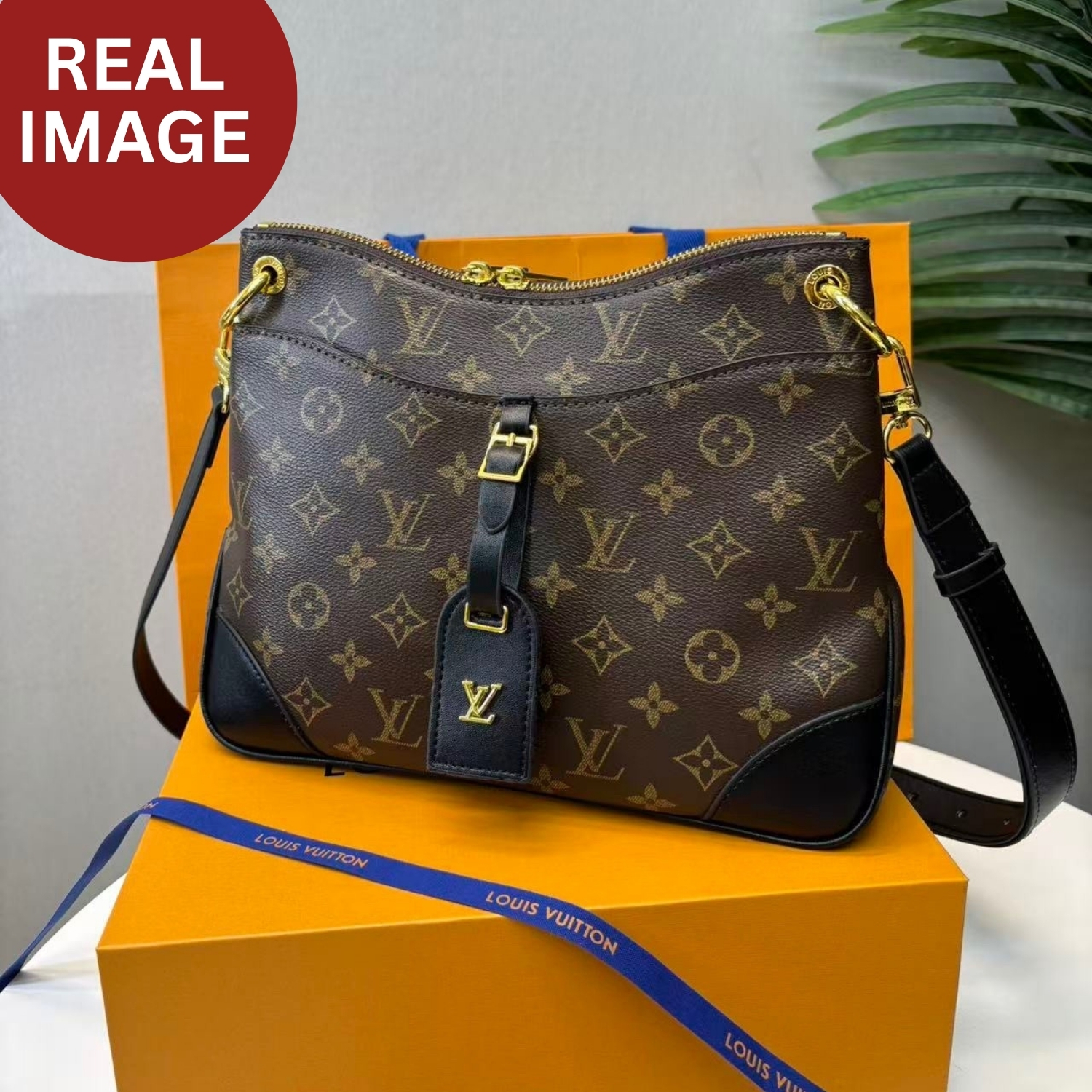 L0vis Vvtt0n Odeon PM Monogram Canvas Black For Women 10.2in/26cm M45353