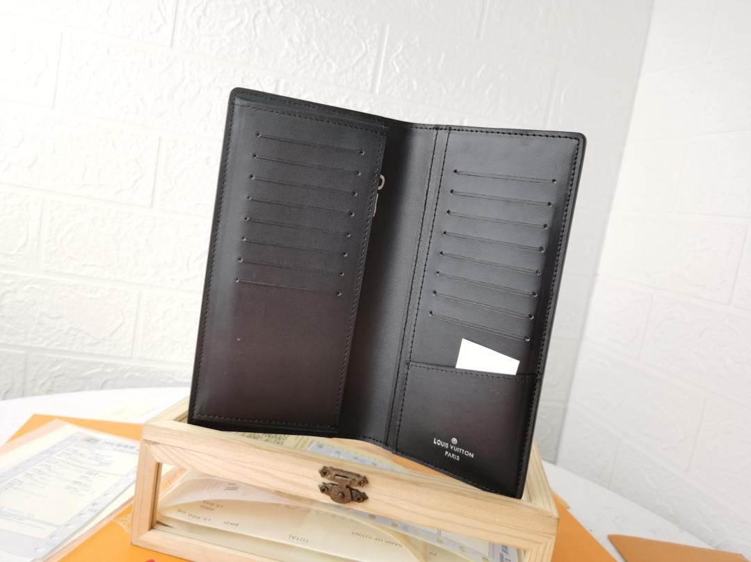 L0vis Vvtt0n Brazza Wallet Taurillon Shadow For Men, Men’s Wallet 7.5in/19cm LV