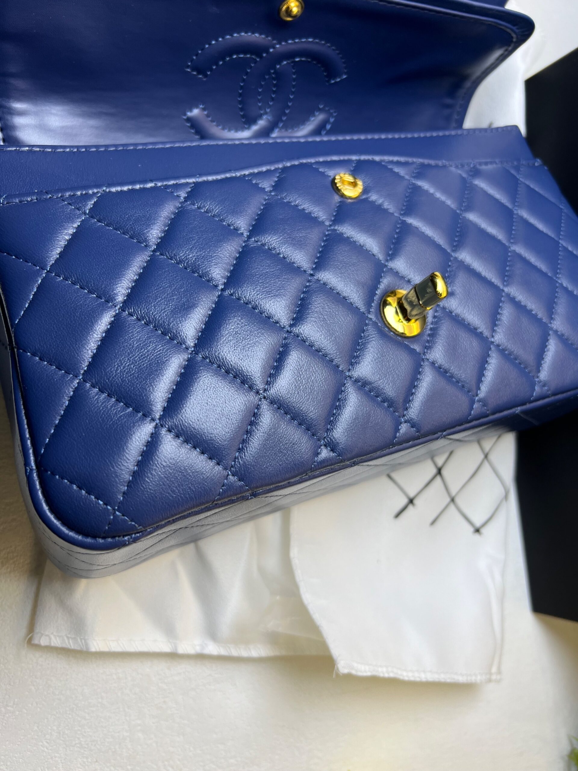 Ch**el Classic HandBag Blue For Women 9.9in/25.5cm A01112