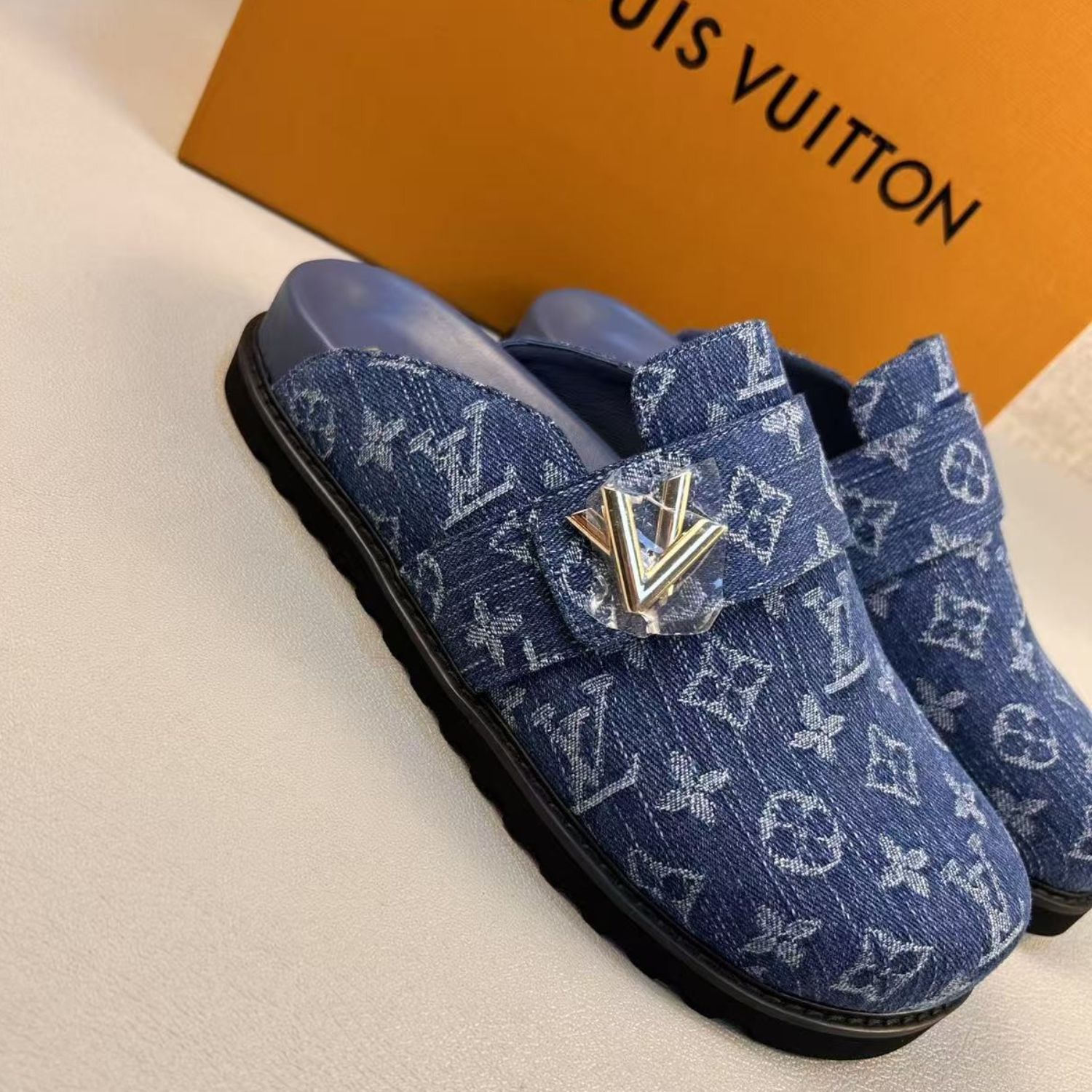 L0vis Vvtt0n LV Cosy Comfort Mule Blue For Women 1AGVOO