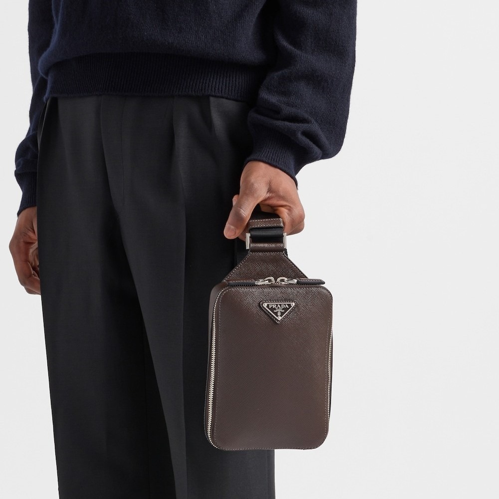 [True-to-ORIGINAL] Pra*a Pra*a Brique Saffiano Leather Bag Coffee For Men 5.5in/14cm 2VZ106_9Z2_F0201_V_OOO