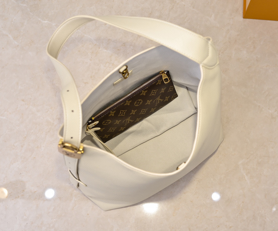 L0vis Vvtt0n Low Key Hobo MM Beige For Women M25022 12.2in/31cm