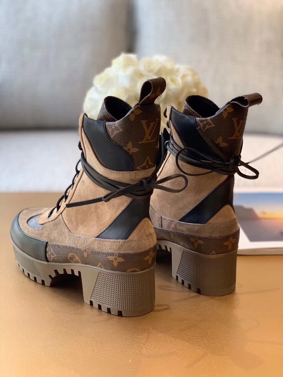 L0vis Vvtt0n Laureate Desert Boots Patent Monogram Material Brown For Women LV 1A4XYE