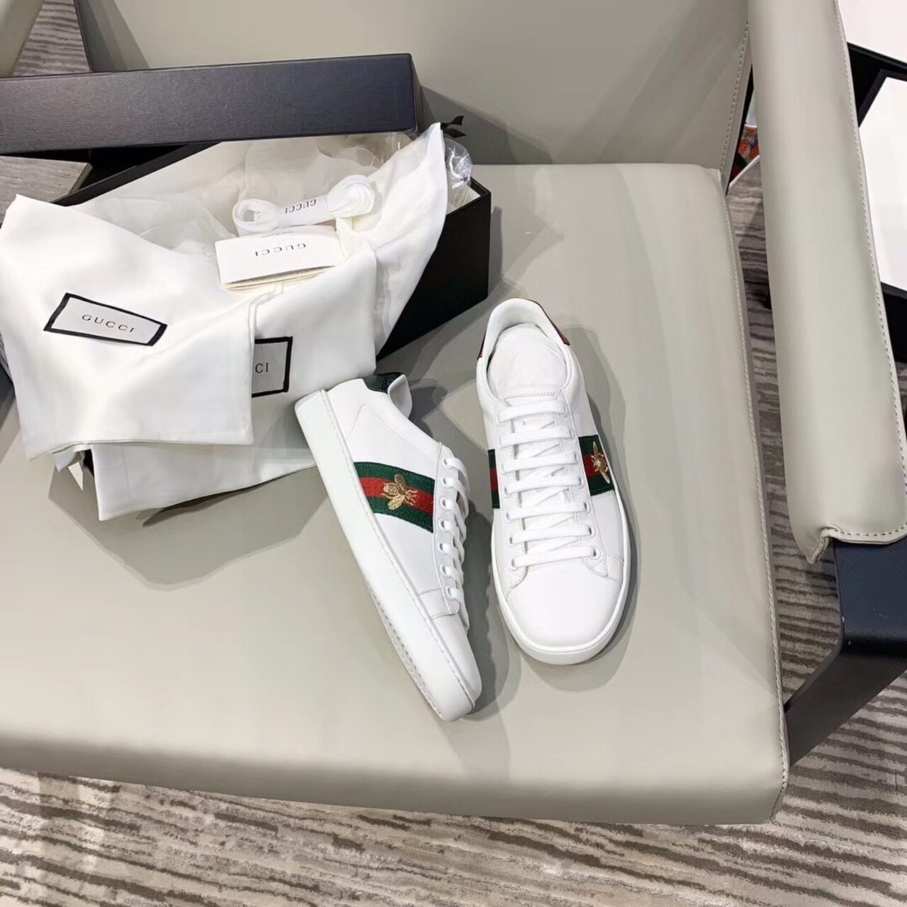 Gvc*1 Women’s Ace Sneaker With Bee White For Women GG 431942 02JP0 9064