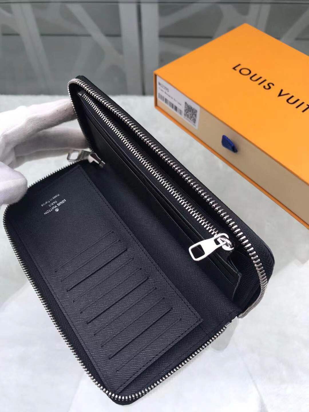 L0vis Vvtt0n Zippy Wallet Vertical Canvas Black For Men, Men’s Wallet 7.9in/20cm LV M62295