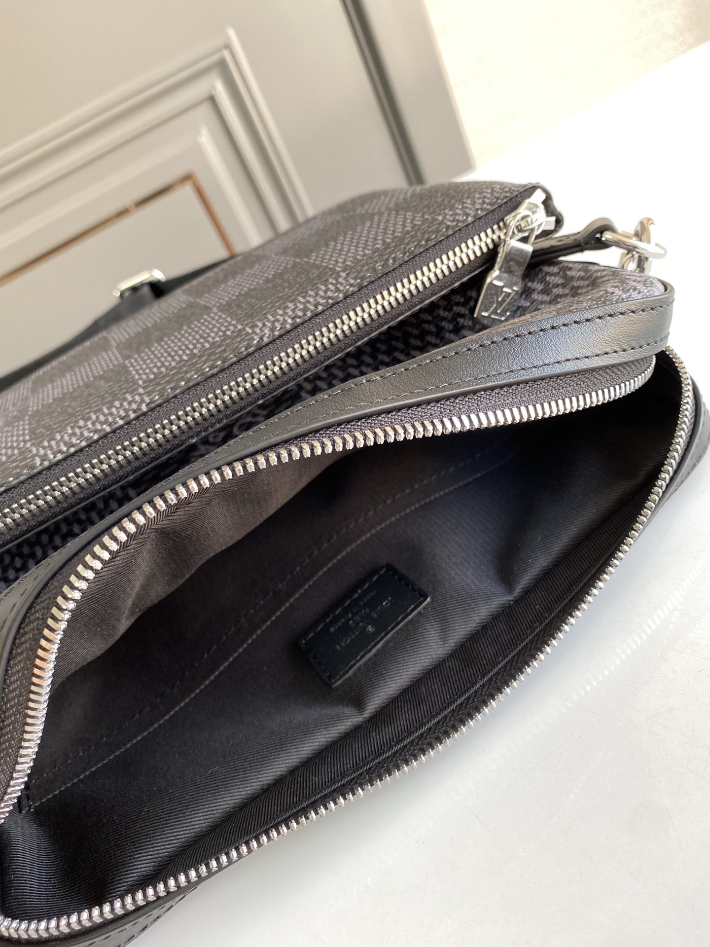 L0vis Vvtt0n Trio Messenger Damier Graphite Black For Men, Men’s Bags, Shoulder And Crossbody Bags 9.8in/25cm LV N50017