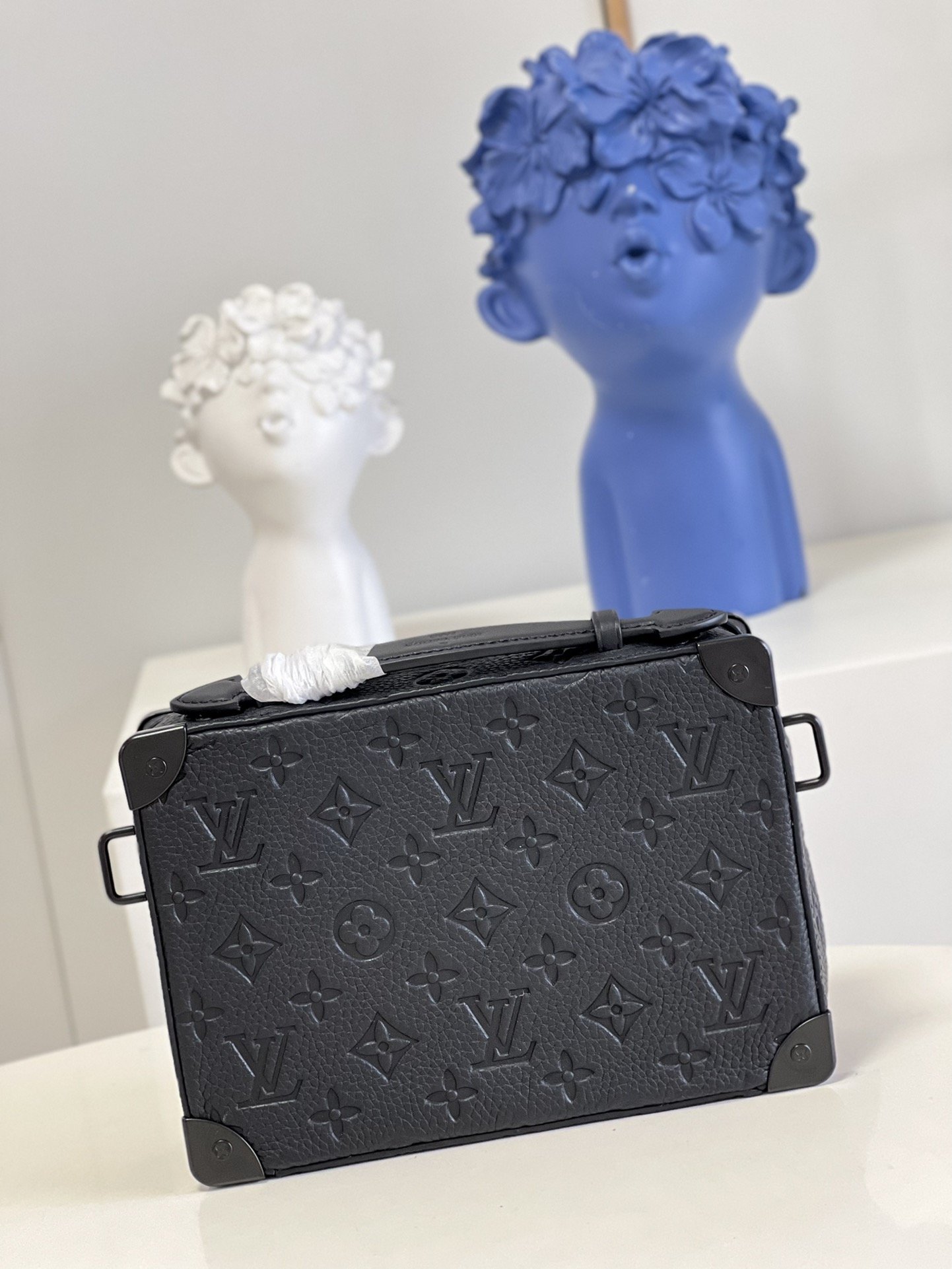 L0vis Vvtt0n Handle Soft Trunk Black Taurillon Monogram For Men, Men’s Bags 8.5in/22cm LV M59163