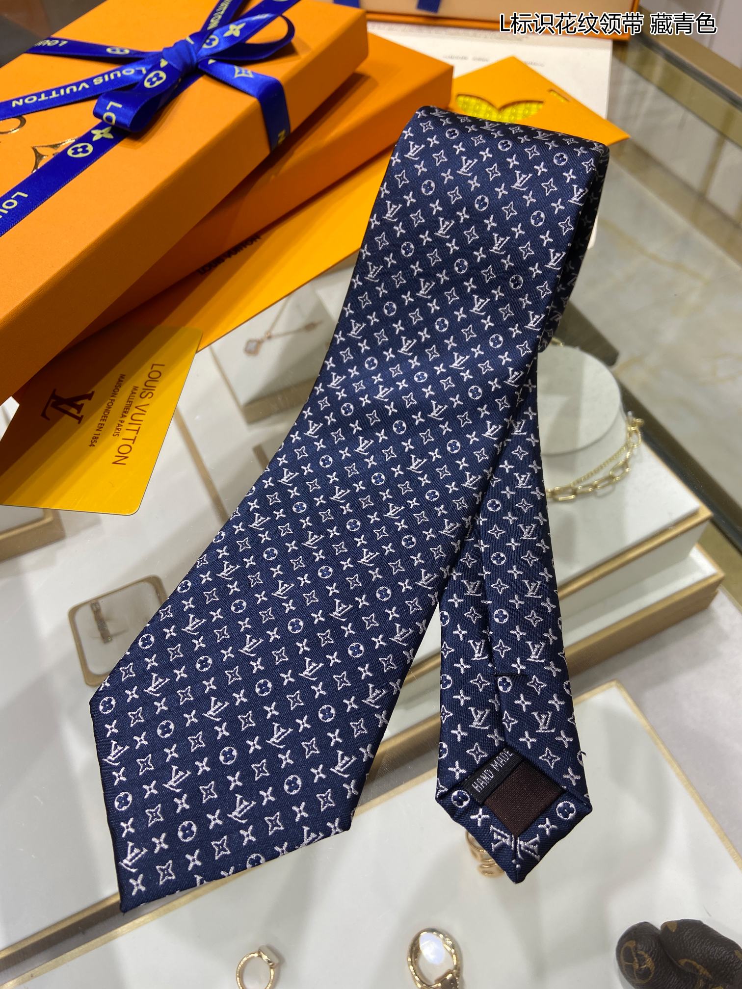 L0vis Vvtt0n Monogram Classic Tie Marine LV Men Tie M70953