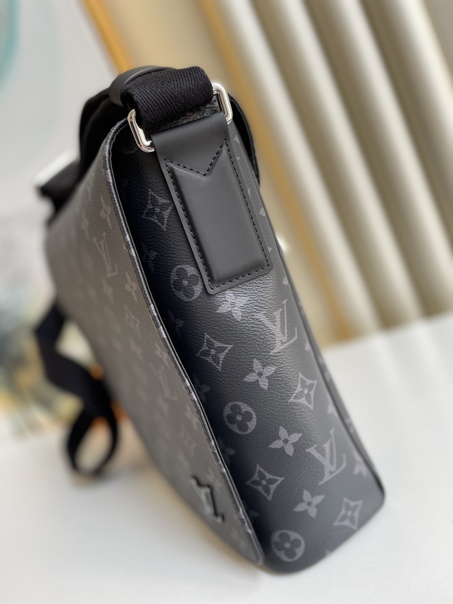 L0vis Vvtt0n District MM Monogram Eclipse Canvas For Men, Men’s Bags, Shoulder And Crossbody Bags 12.2in/31cm LV M44001