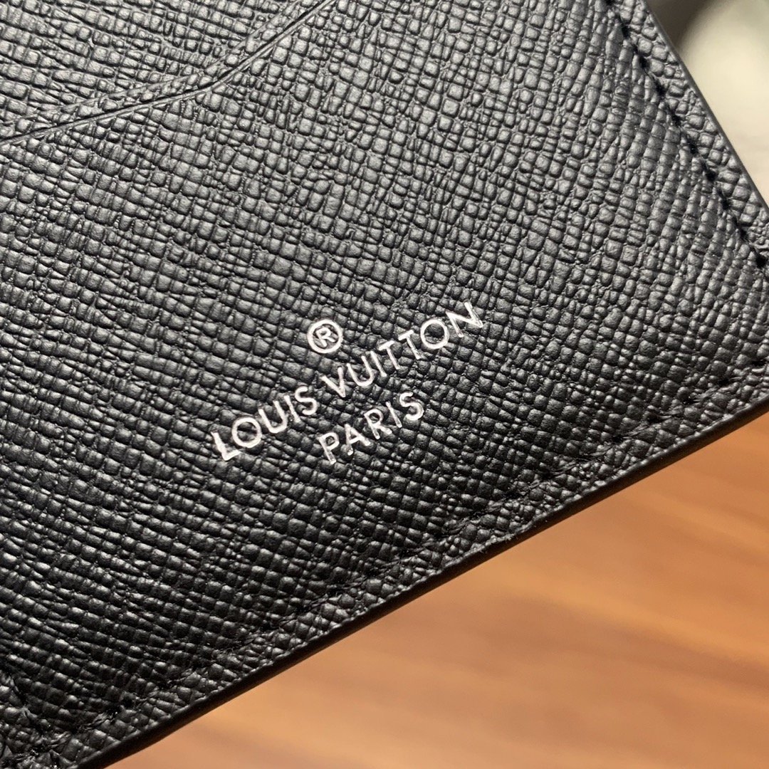 L0vis Vvtt0n Pocket Organiser Taiga Black For Men, Men’s Wallet 4.3in/11cm LV M30283