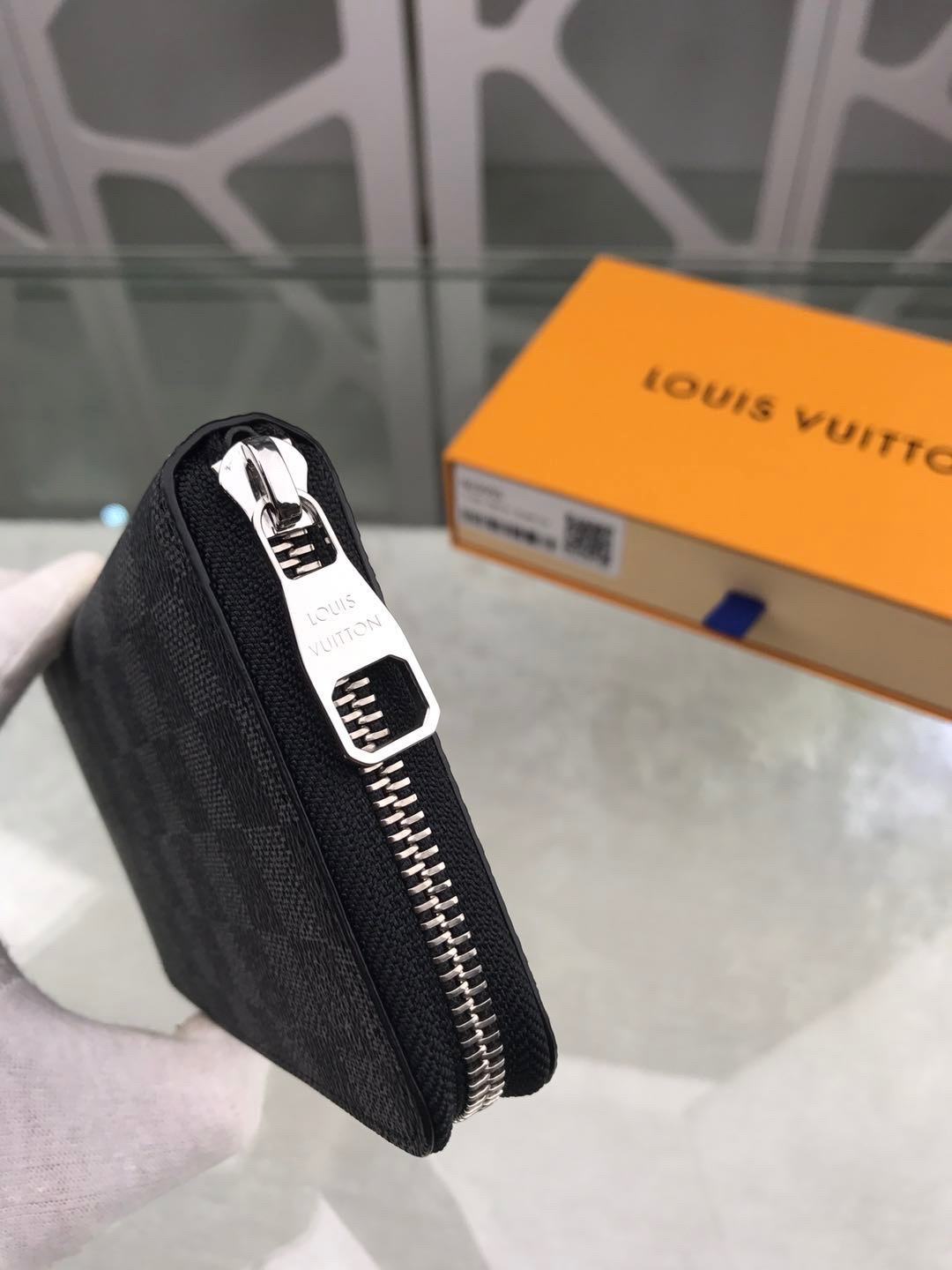 L0vis Vvtt0n Zippy Wallet Vertical Damier Graphite Canvas For Men, Men’s Wallet 7.9in/20cm LV N63095