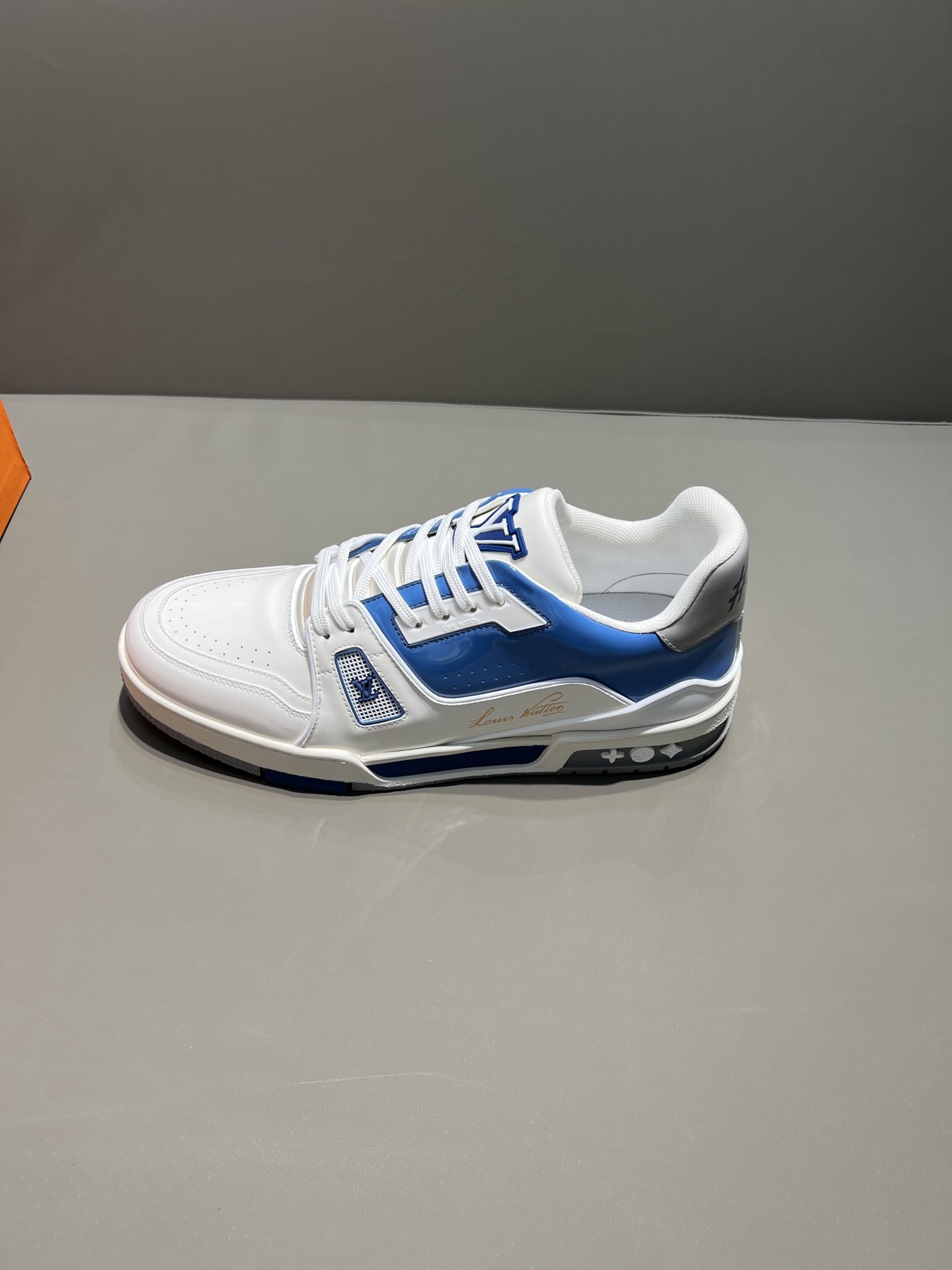 L0vis Vvtt0n Trainer Sneaker White/Blue Virgil Abloh For Men LV