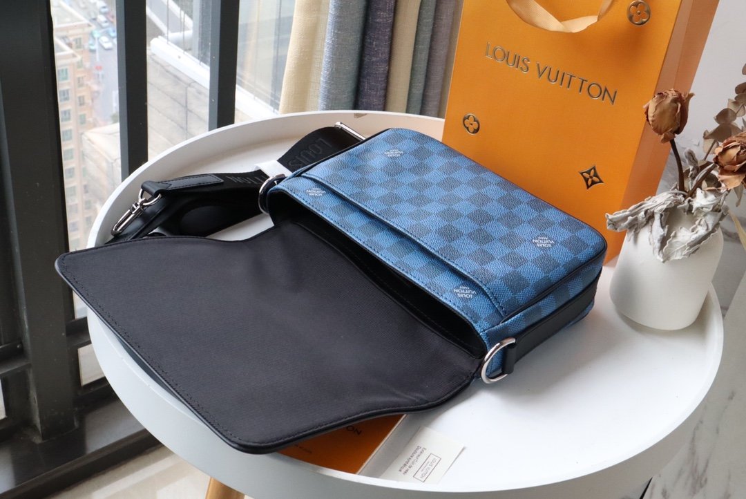 L0vis Vvtt0n Studio Messenger Damier Graphite Blue For Men, Men’s Bags, Shoulder And Crossbody Bags 9.3in/25.3cm LV N50026