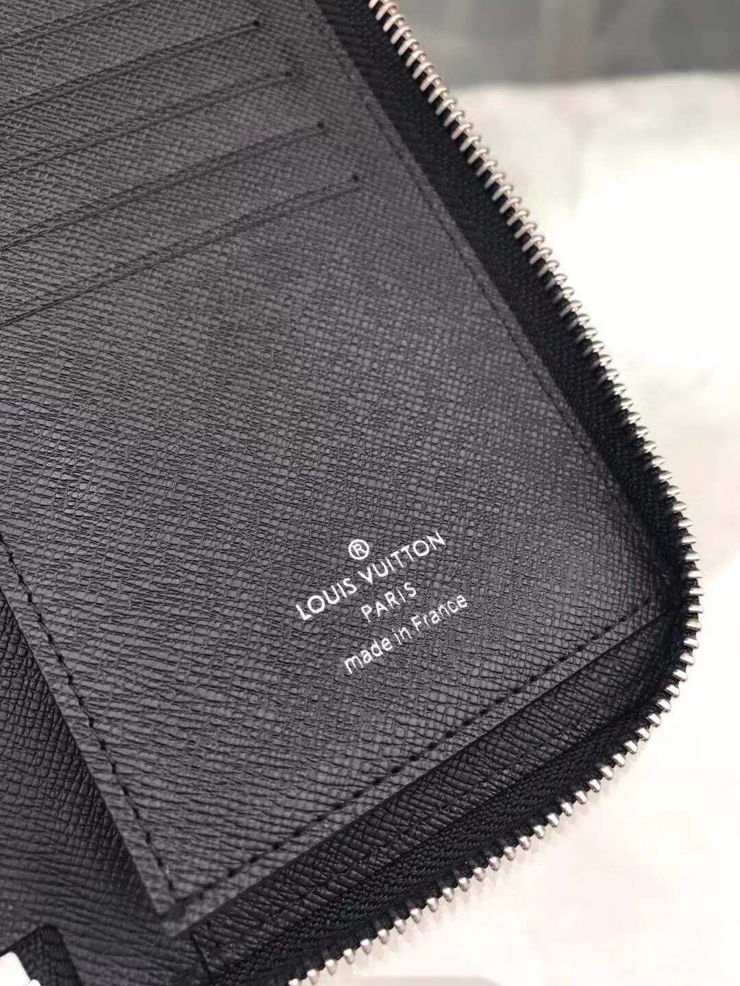 L0vis Vvtt0n Zippy Wallet Vertical Monogram Eclipse Canvas For Men, Men’s Wallet 7.9in/20cm LV M62295