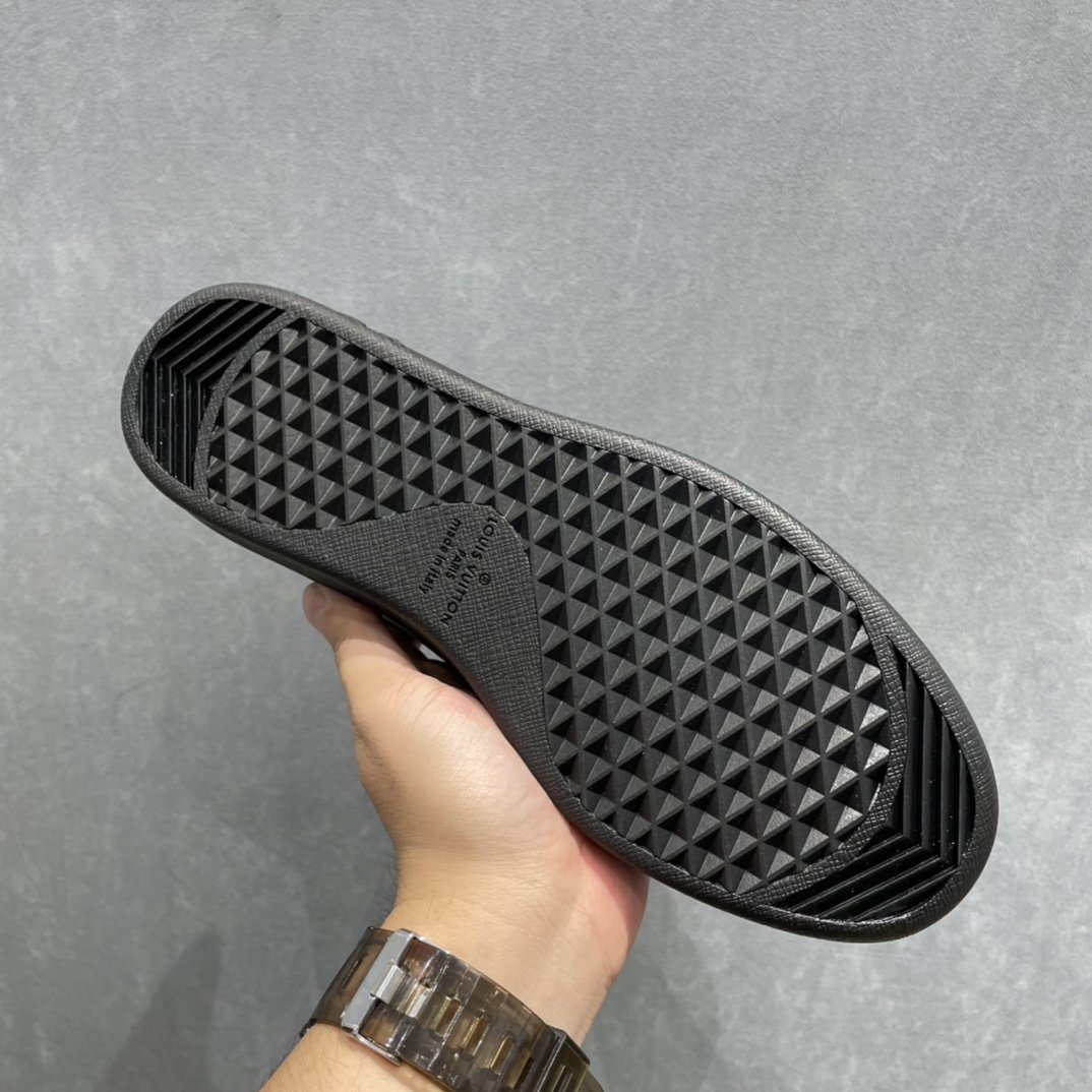 L0vis Vvtt0n Luxembourg Samothrace Sneaker Black For Men LV