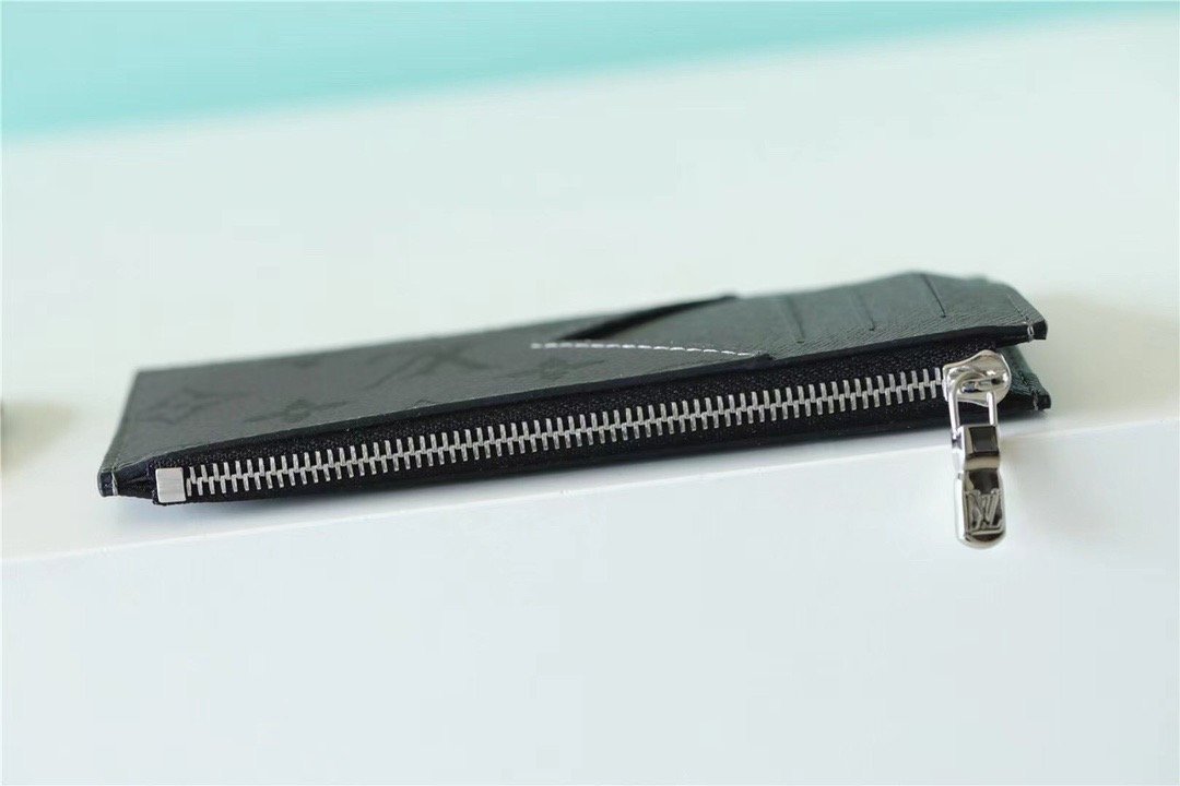 L0vis Vvtt0n Coin Card Holder Monogram Eclipse For Men, Men’s Wallet 5.7in/14.5cm LV M69533