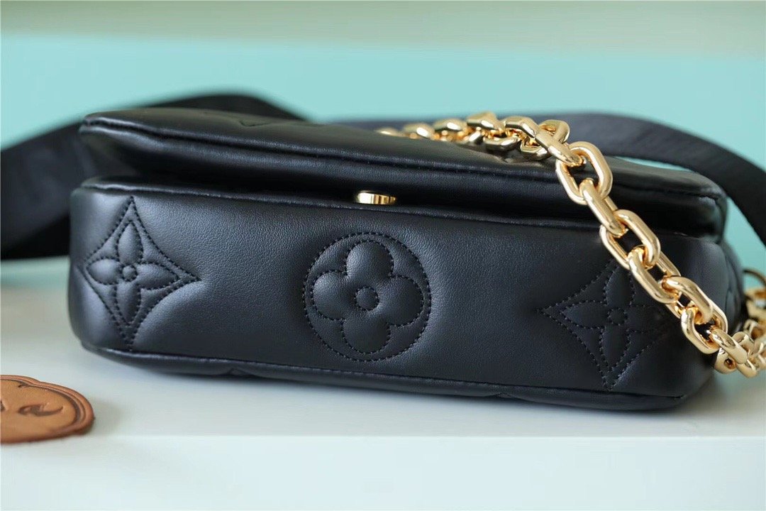 L0vis Vvtt0n Wallet On Strap Bubblegram Monogram In Wallets and Small Leather Goods For Women M81398 7.9in/20cm LV M81398
