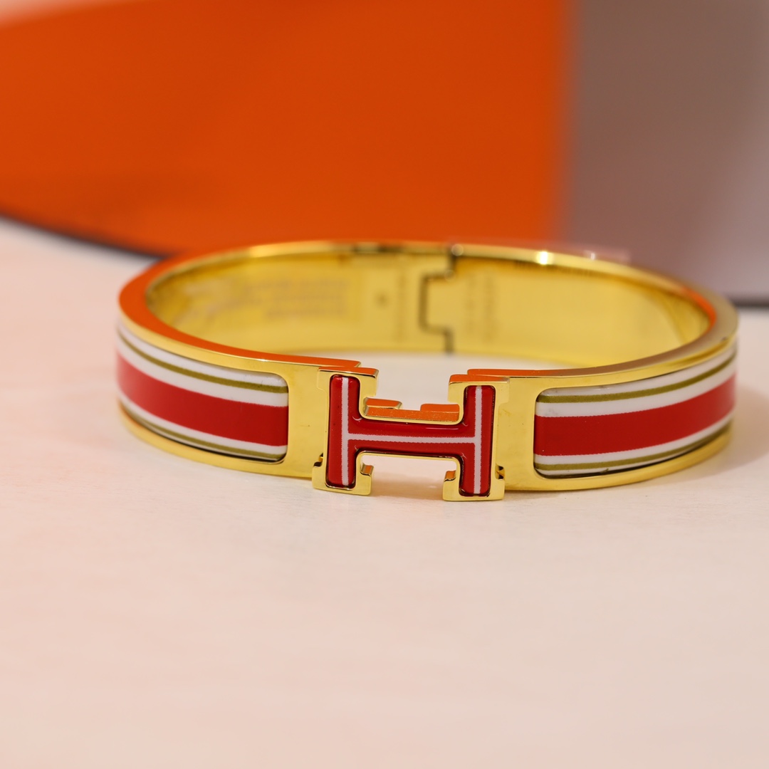 H**me5 Bracelet