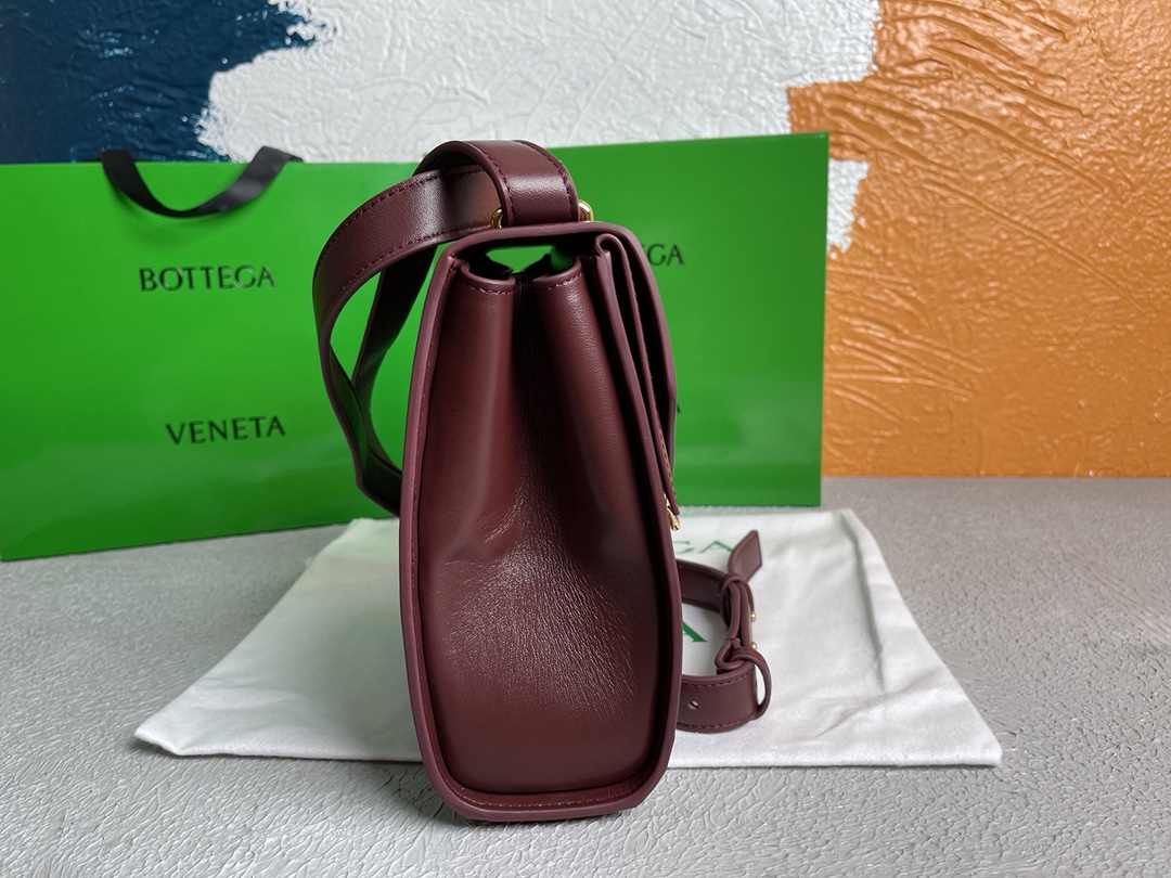 B0tt*ga Ven*ta Clip Bag Purple, For Women, Women’s Bags 9in/23cm