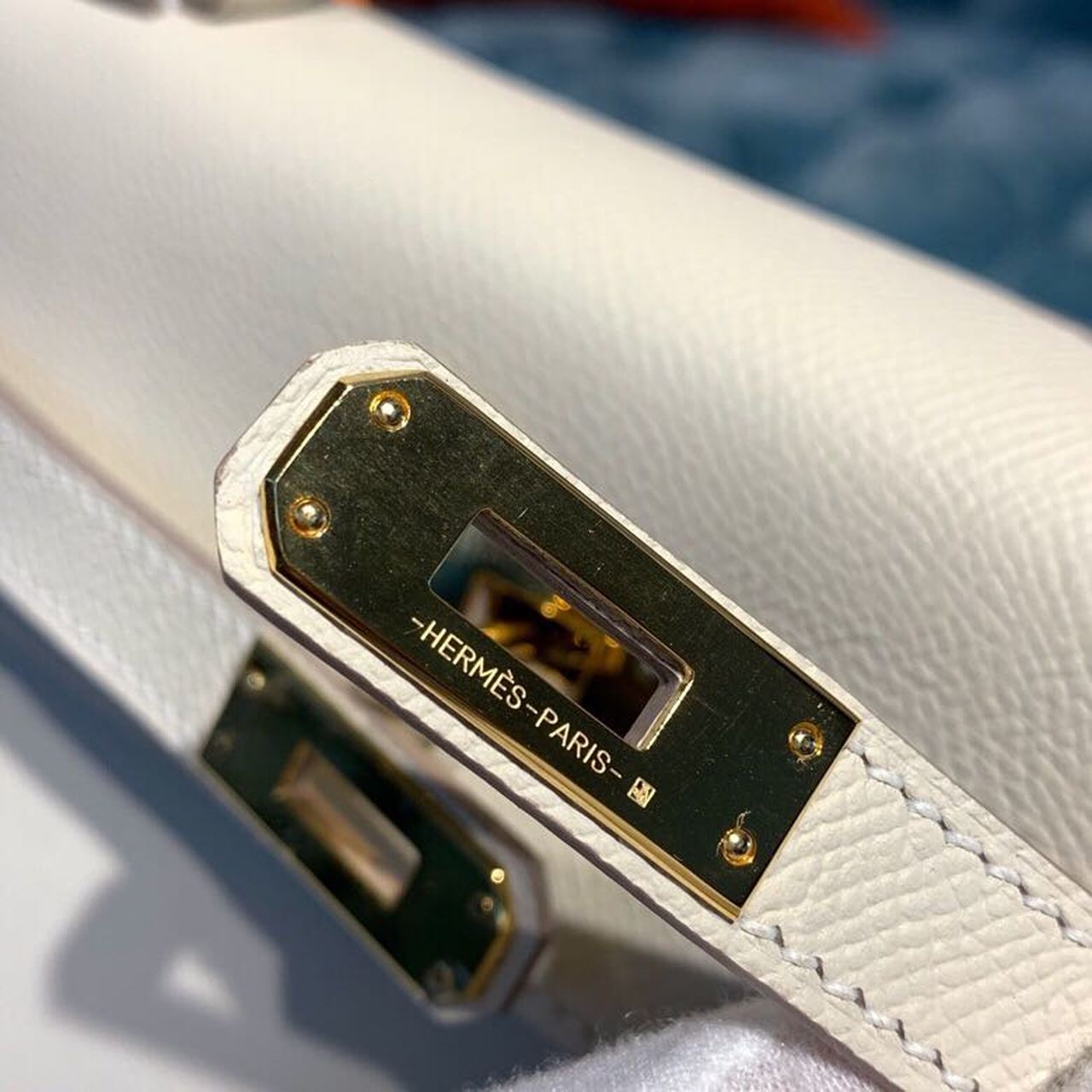 H**me5 Kelly Craie For Women Gold Toned Hardware 10in/25cm