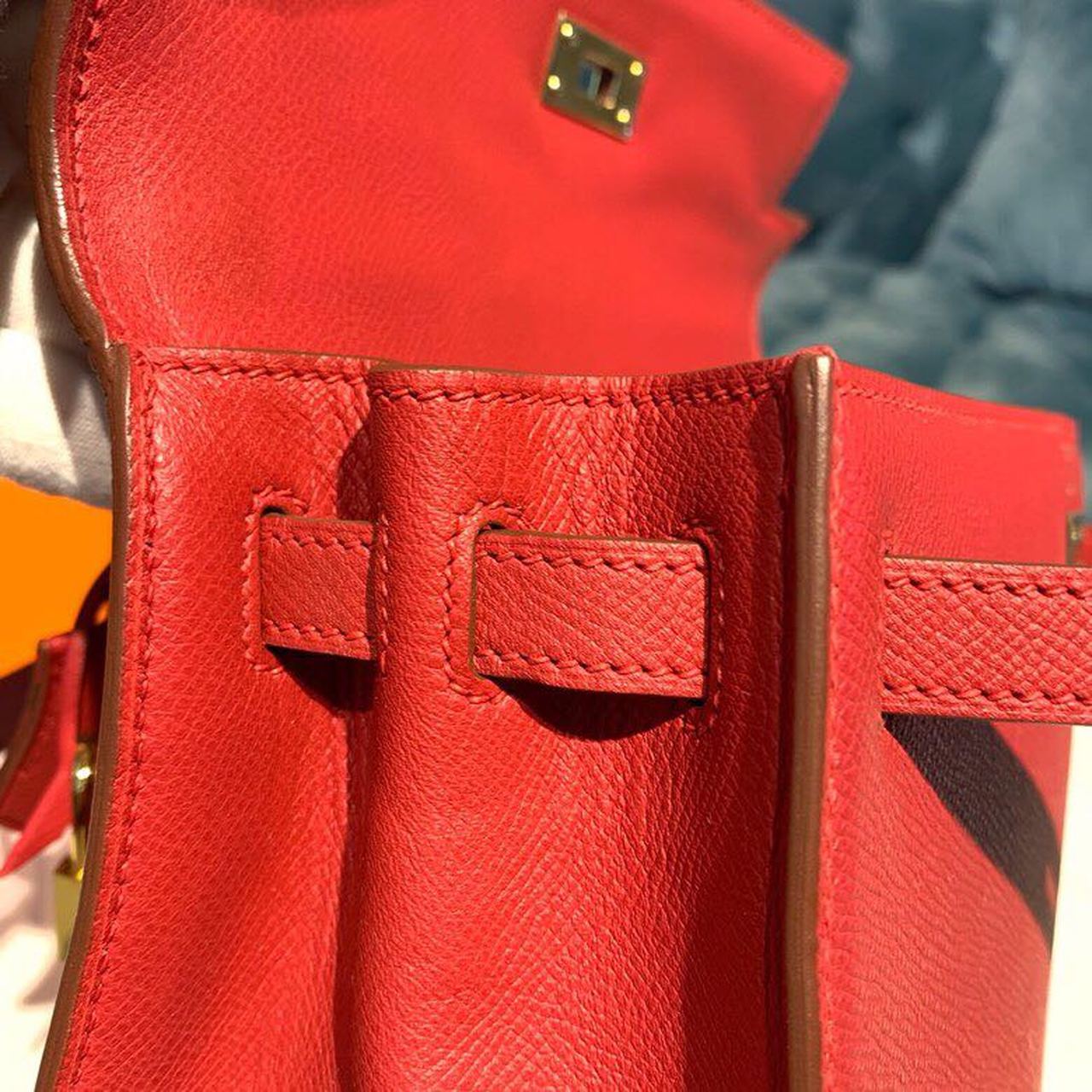 H**me5 Kelly Tomate For Women Gold Toned Hardware 10in/25cm