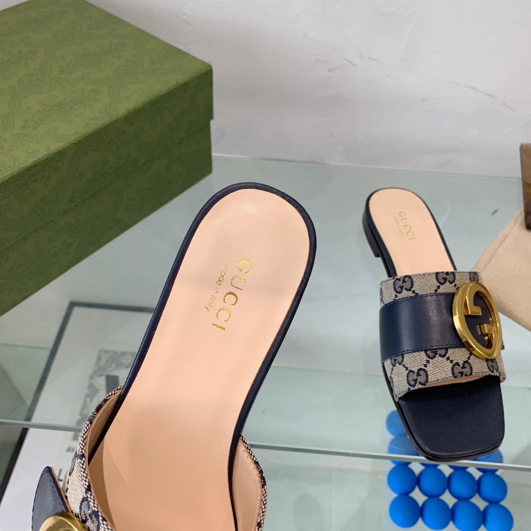 Gvc*1 Blondie Matelasse Canvas Slide Sandal Black For Women GG