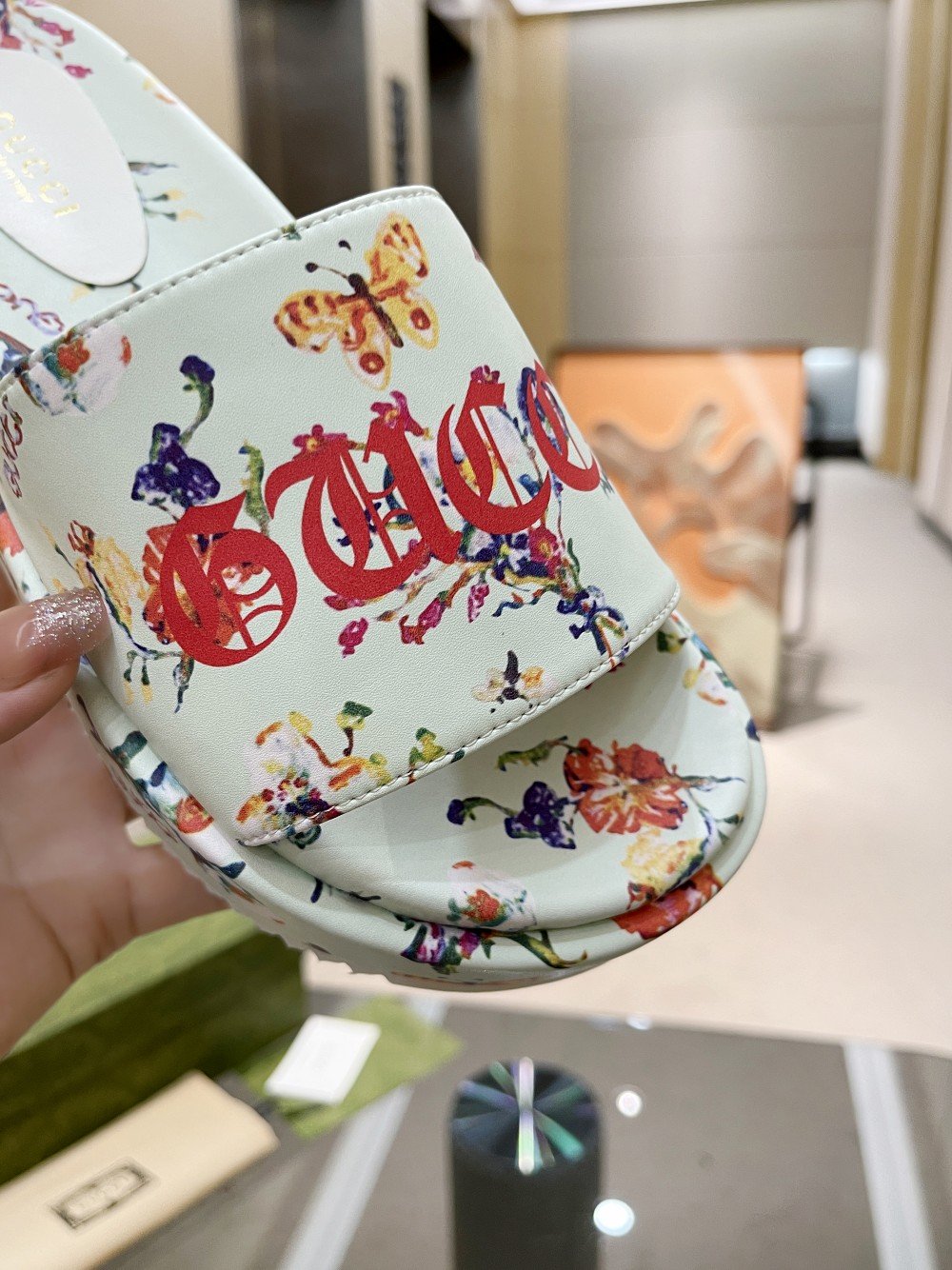 Gvc*1 Women’s GG ‘Soave’ Platform Sandal White For Women GG