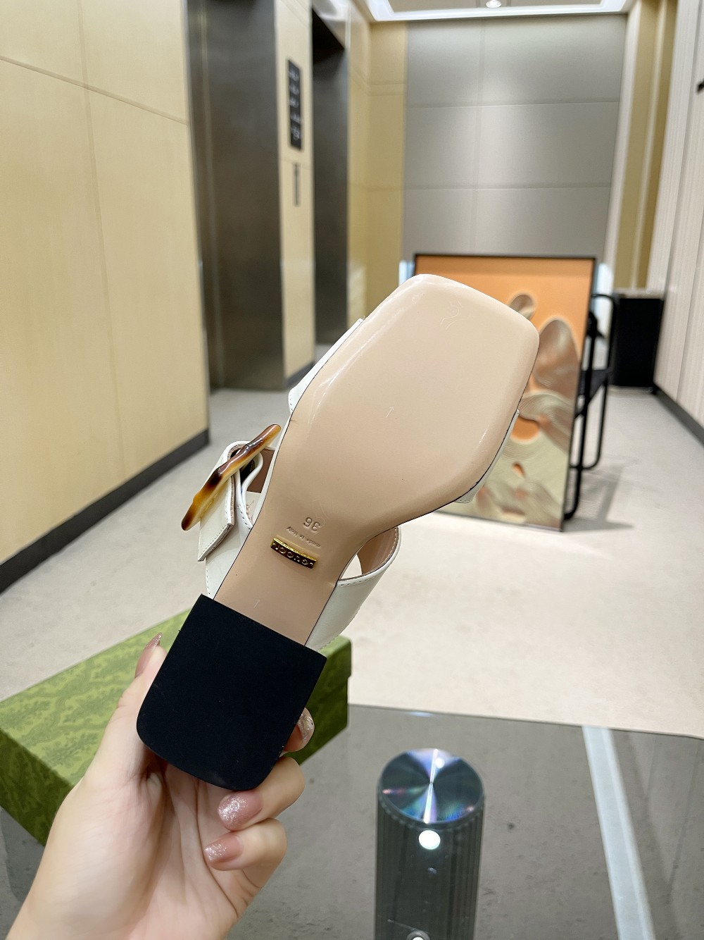 Gvc*1 Women’s Sandal With Bamboo Buckle White For Women GG‎ 674821 C9D00 9022