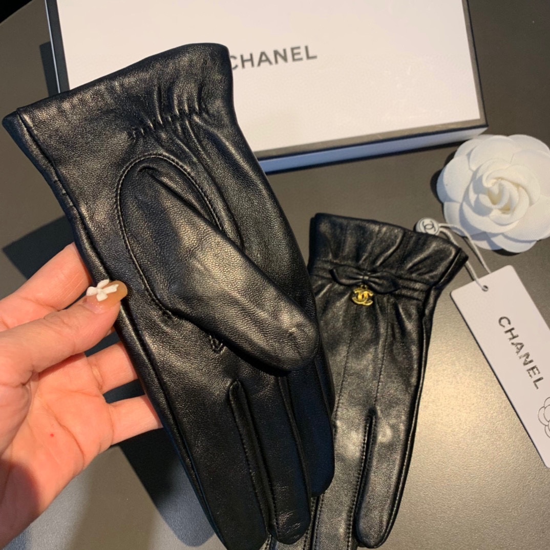 Ch**el Gloves In Black