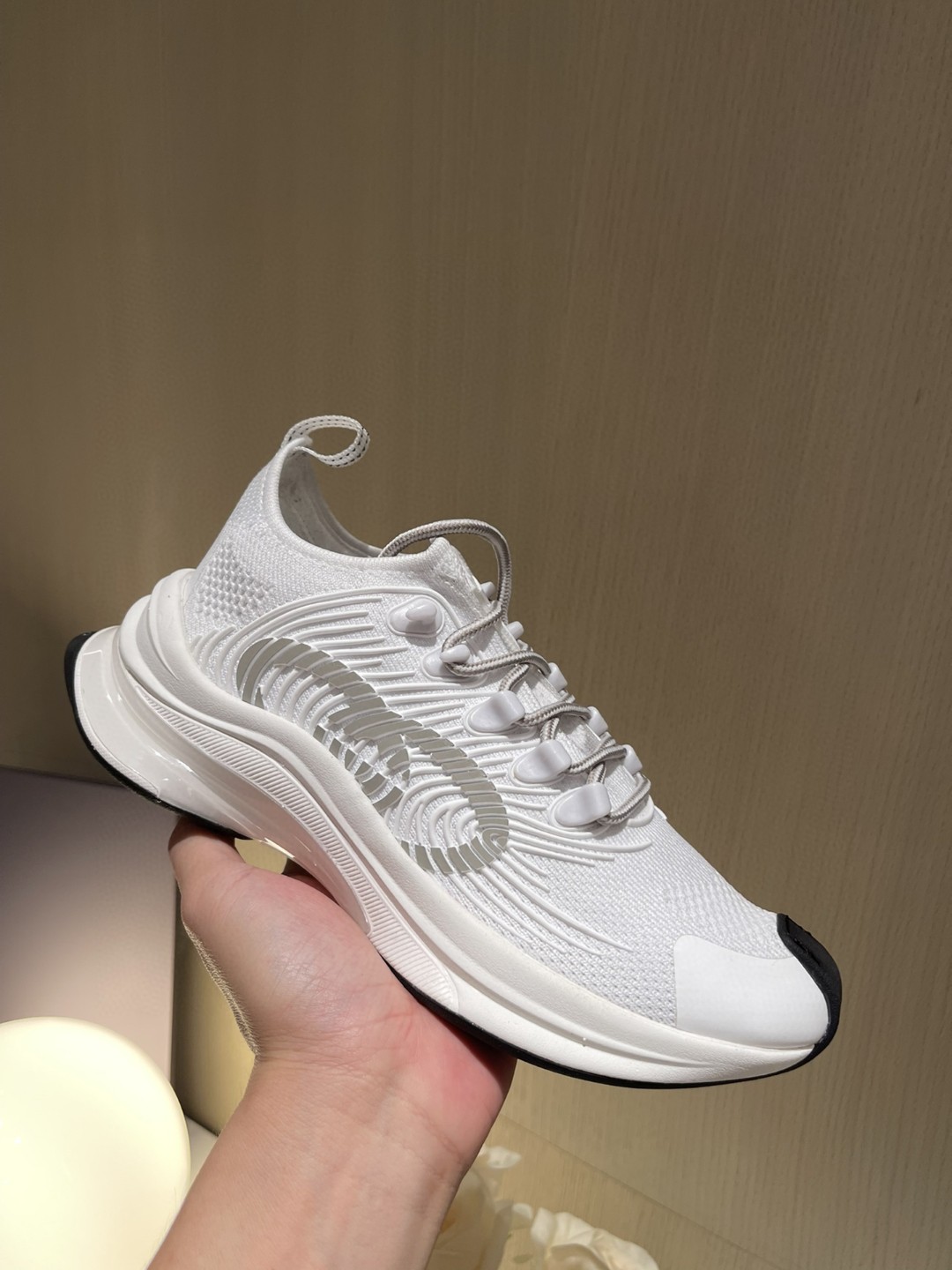 Gvc*1 Run Women’s Sneaker White For Women ‎‎‎680893 USM10 8475