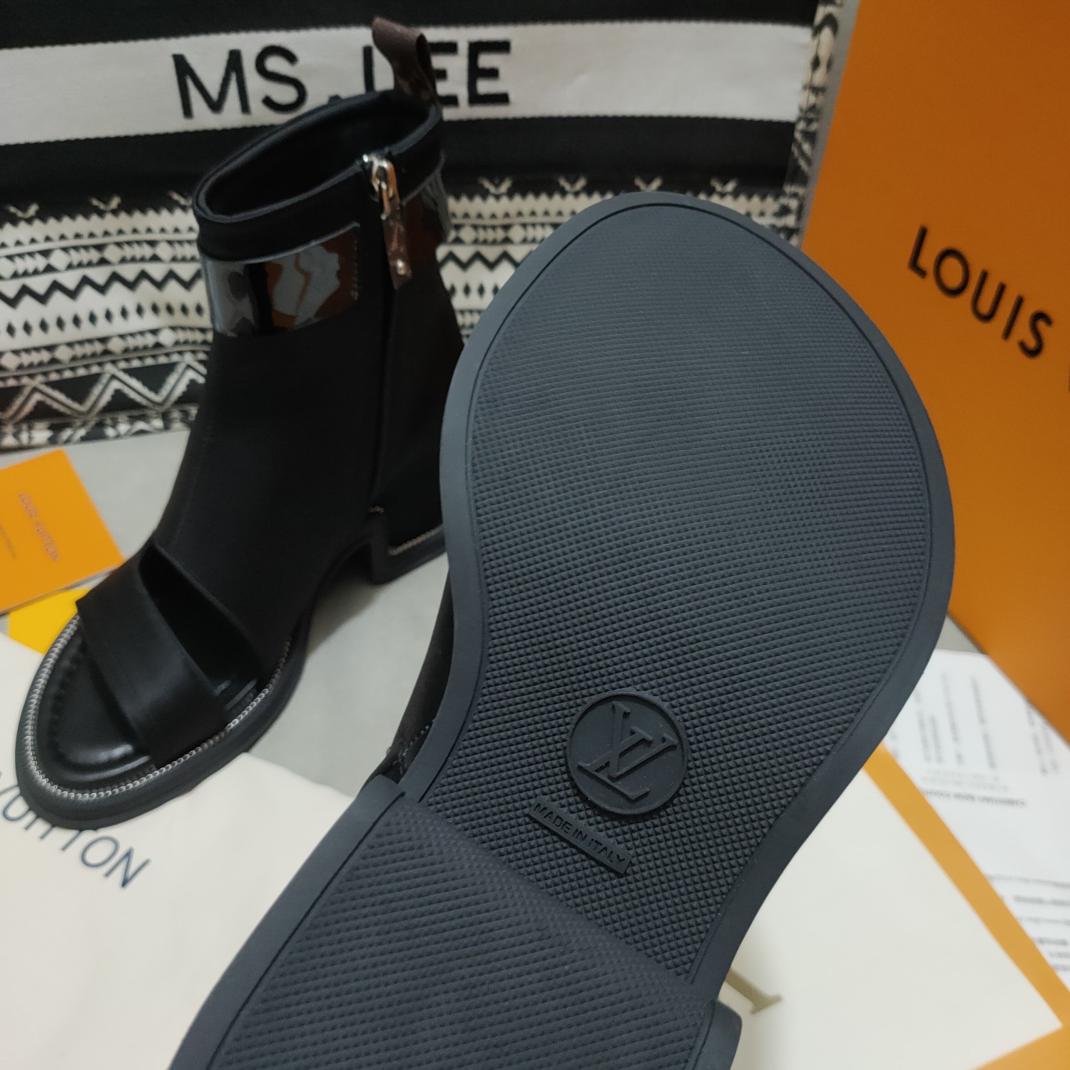 L0vis Vvtt0n Women’s Moonlight Ankle Boots Black For Women LV 1AA0H5