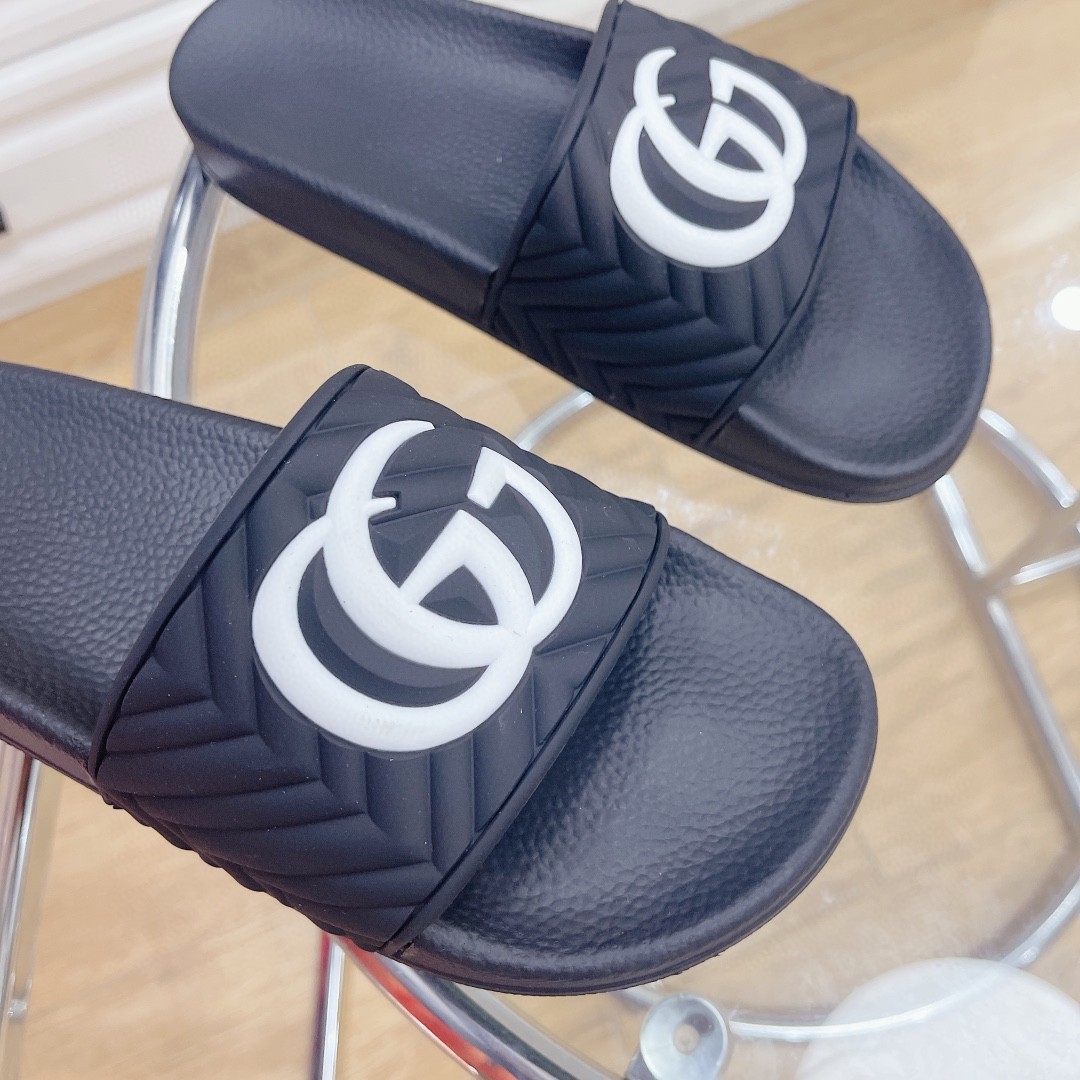 Gvc*1 Women’s Quilted GG Rubber Slide Black And White For Women 601041