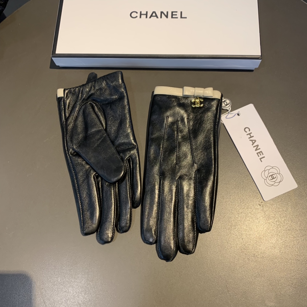 Ch**el Gloves In Black