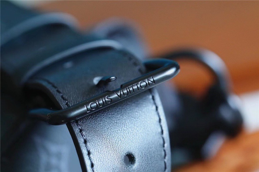 L0vis Vvtt0n Trunk Messenger Monogram Eclipse For Men, Men’s Bags, Shoulder And Crossbody Bags 9.4in/24cm LV M45727