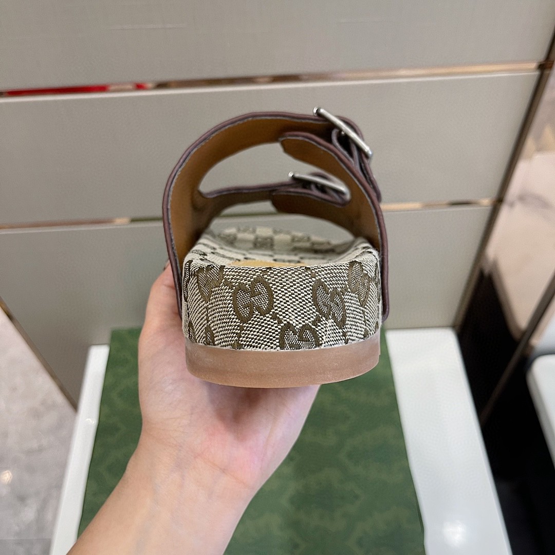 Gvc*1 Men’s Slide Sandal With Straps Beige And Ebony For Men 658020 2HK60 9791