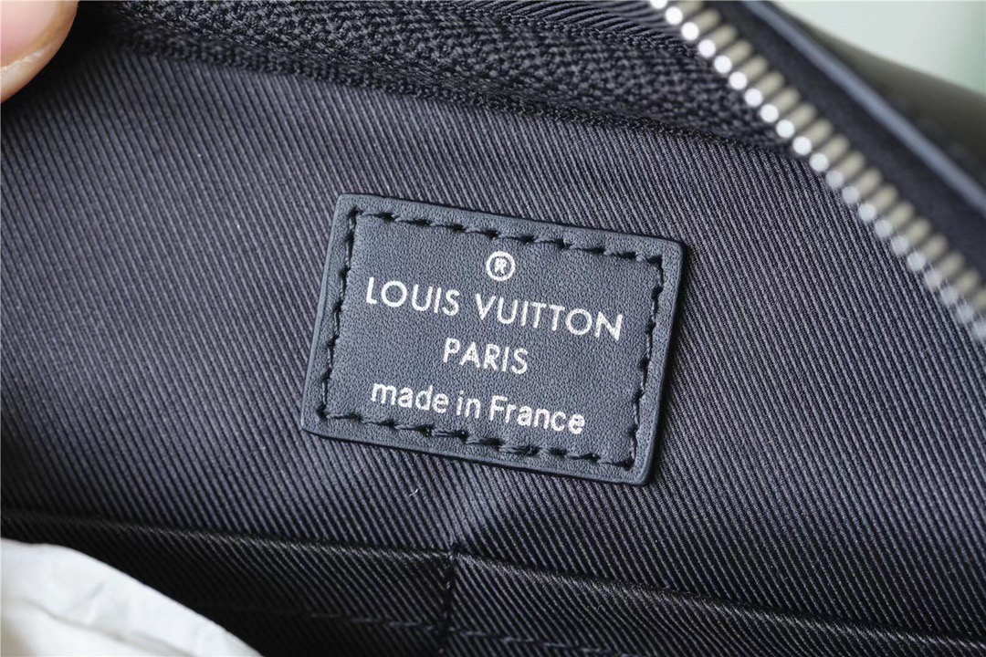 L0vis Vvtt0n Sirius Messenger Damier Infini Onyx For Men, Men’s Bags, Shoulder And Crossbody Bags 10.6in/27cm LV N45286