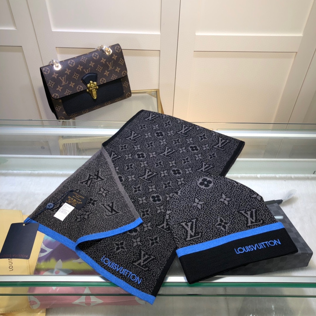 L0vis Vvtt0n Beanie & Scarf Set In Black