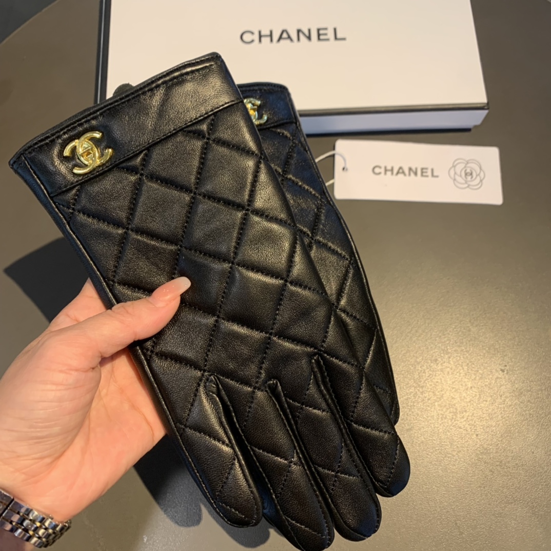 Ch**el Gloves In Black