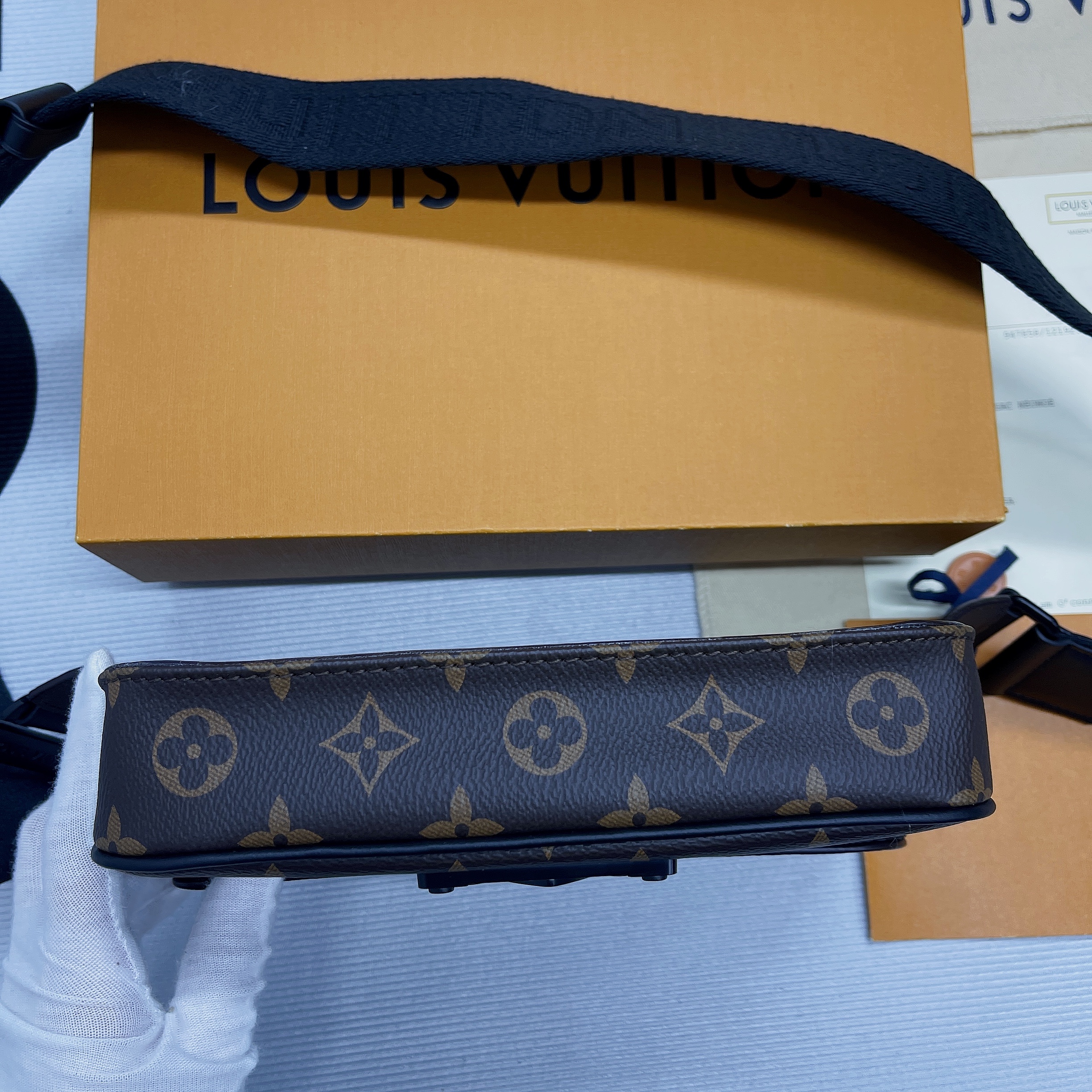 L0vis Vvtt0n S-Lock Sling Monogram Macassar Black For Men, Men’s Bags, Crossbody Bags 8.3in/21cm LV M45807