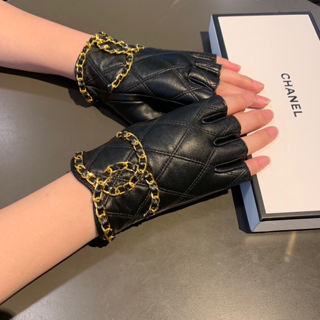 Ch**el Gloves In Black